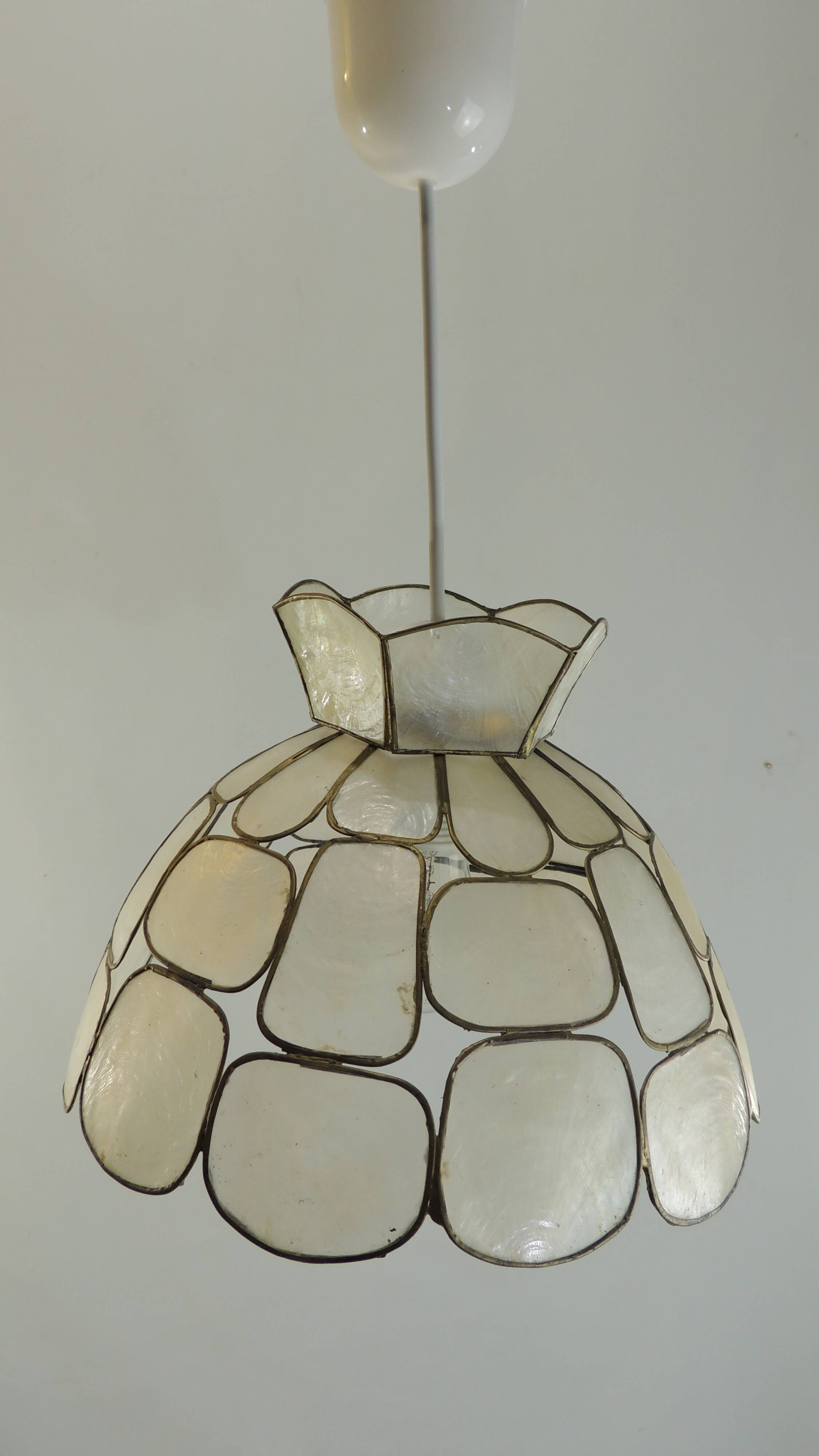 Vintage mother-of-pearl pendant light – Geometric style, 70s
