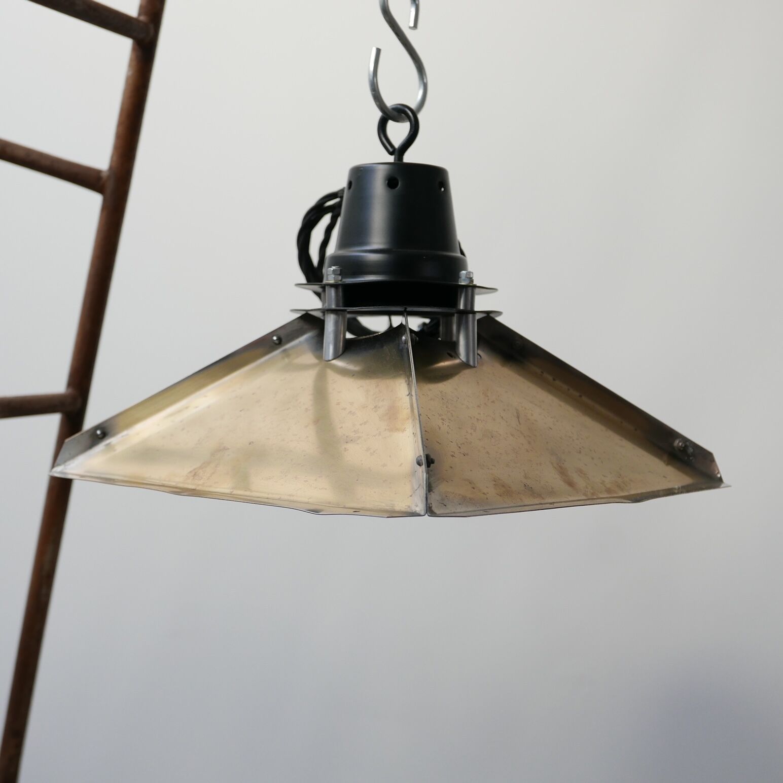 Brass reflector industrial pendant light
