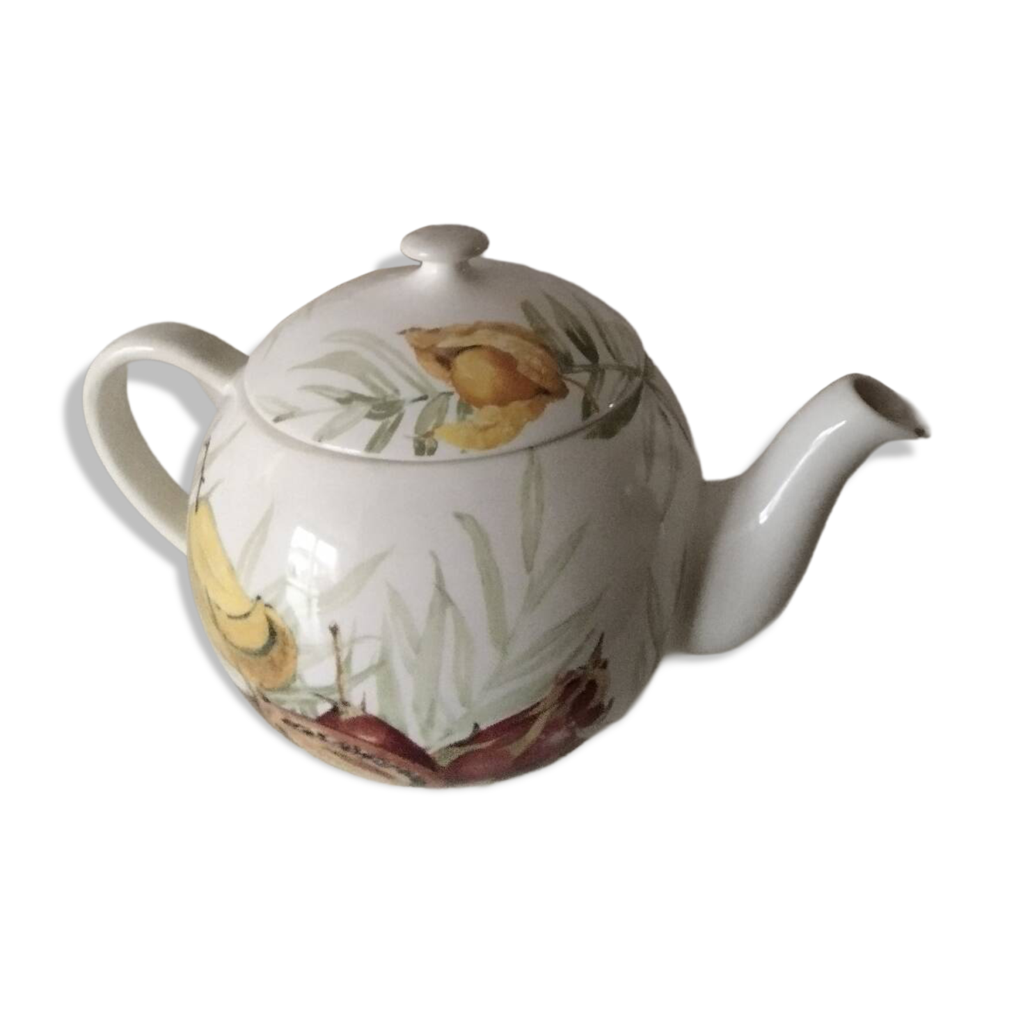 Teapot from the gien pottery, exotic model.