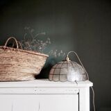 Mother-of-pearl suspension