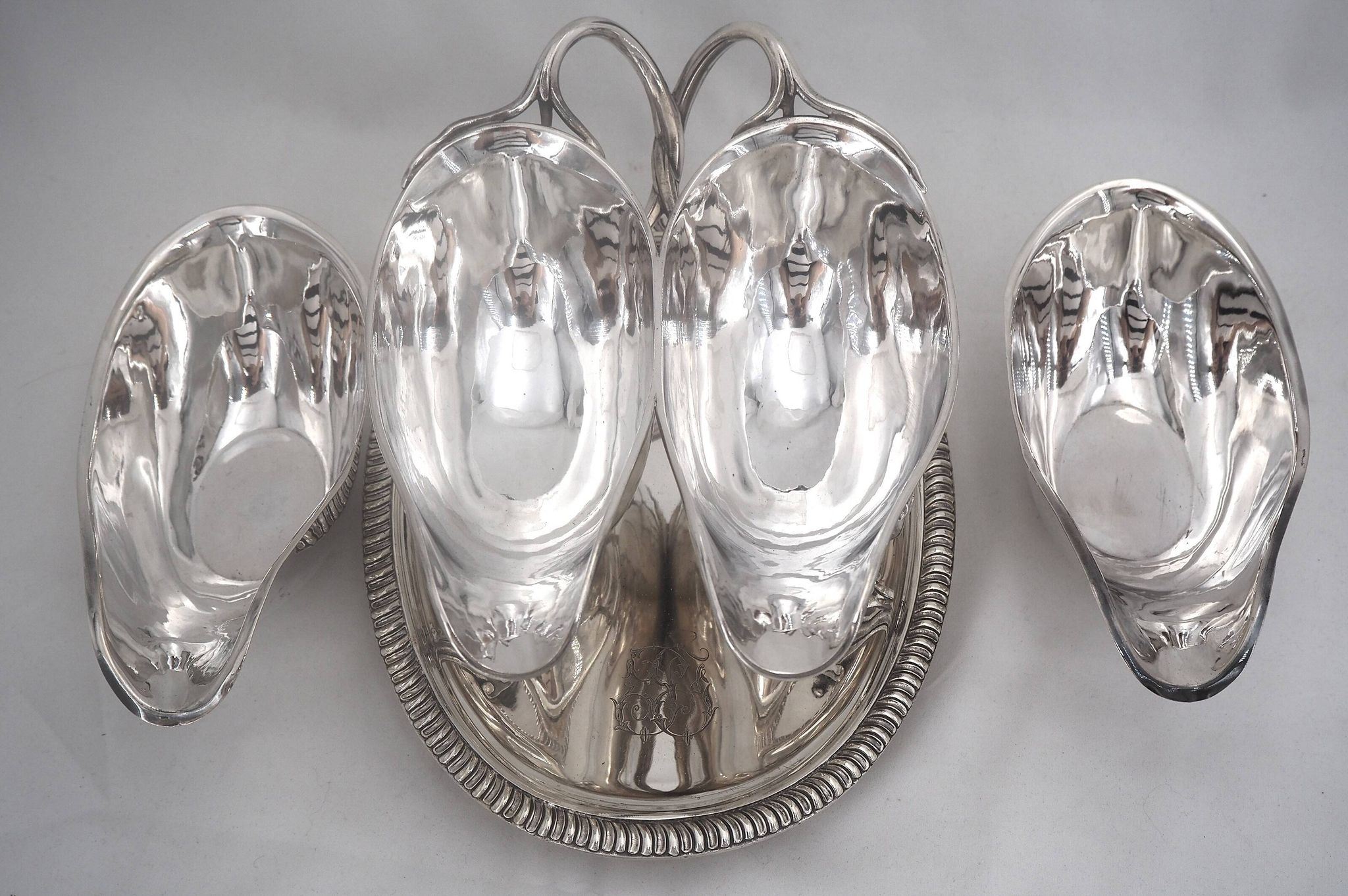 Idiot, double sauce boat + liners, Minerva silver, excellent condition, 19th century, 1.798 kg