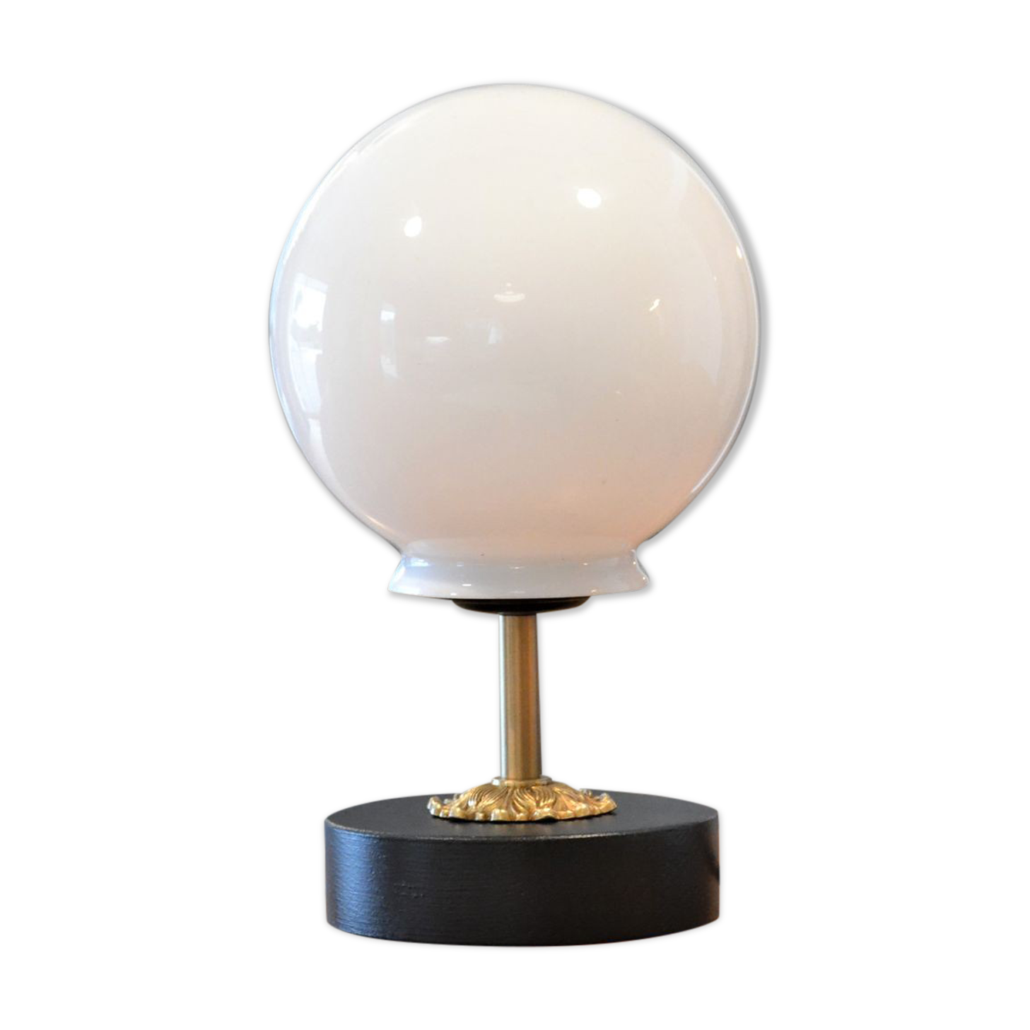 White vintage globe table lamp, black and gold finishes