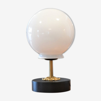 Lampe à poser globe vintage blanc, finitions noir et or