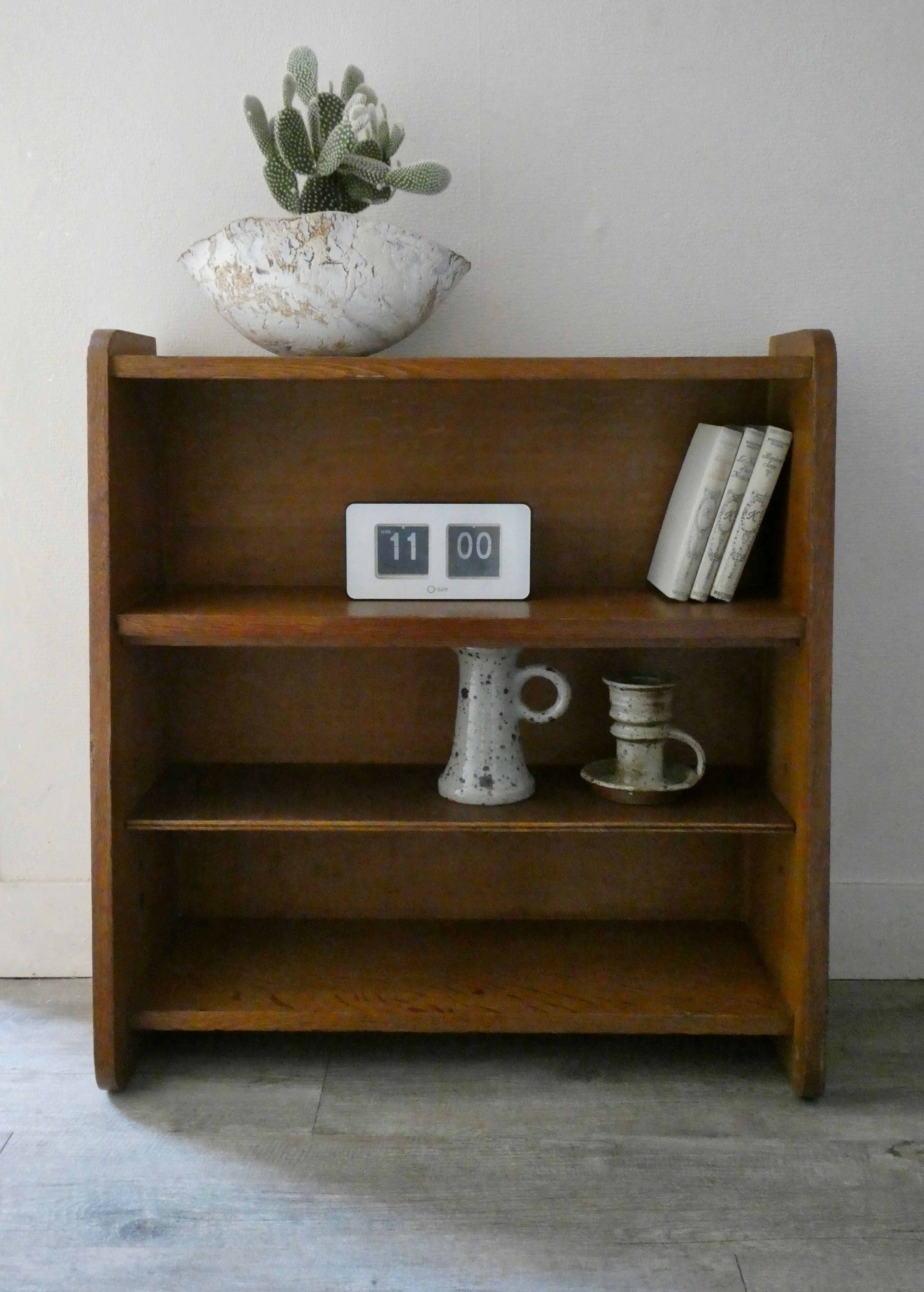Oak shelves from the 1950s, reconstruction