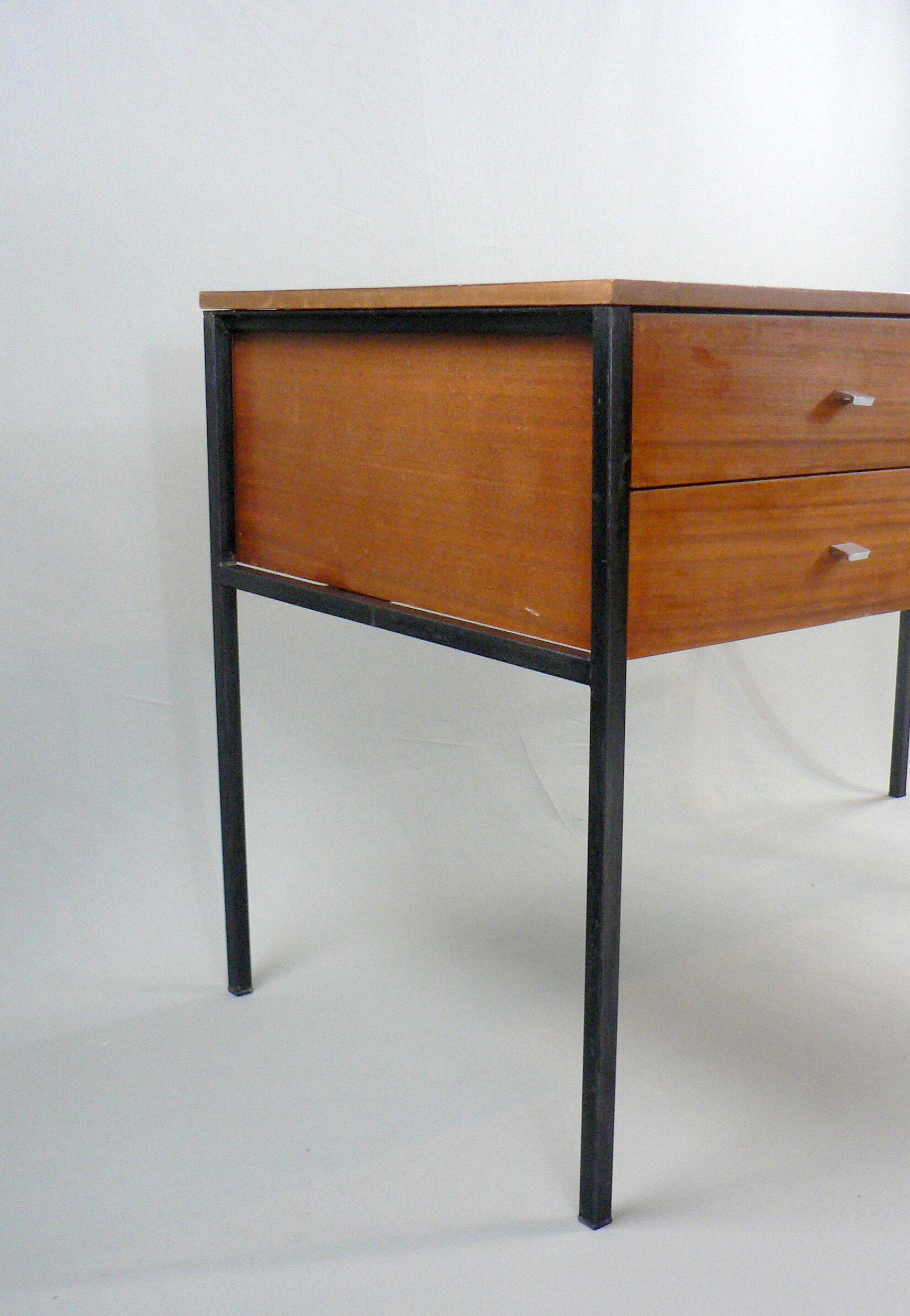 "Student" office of Pierre Guariche