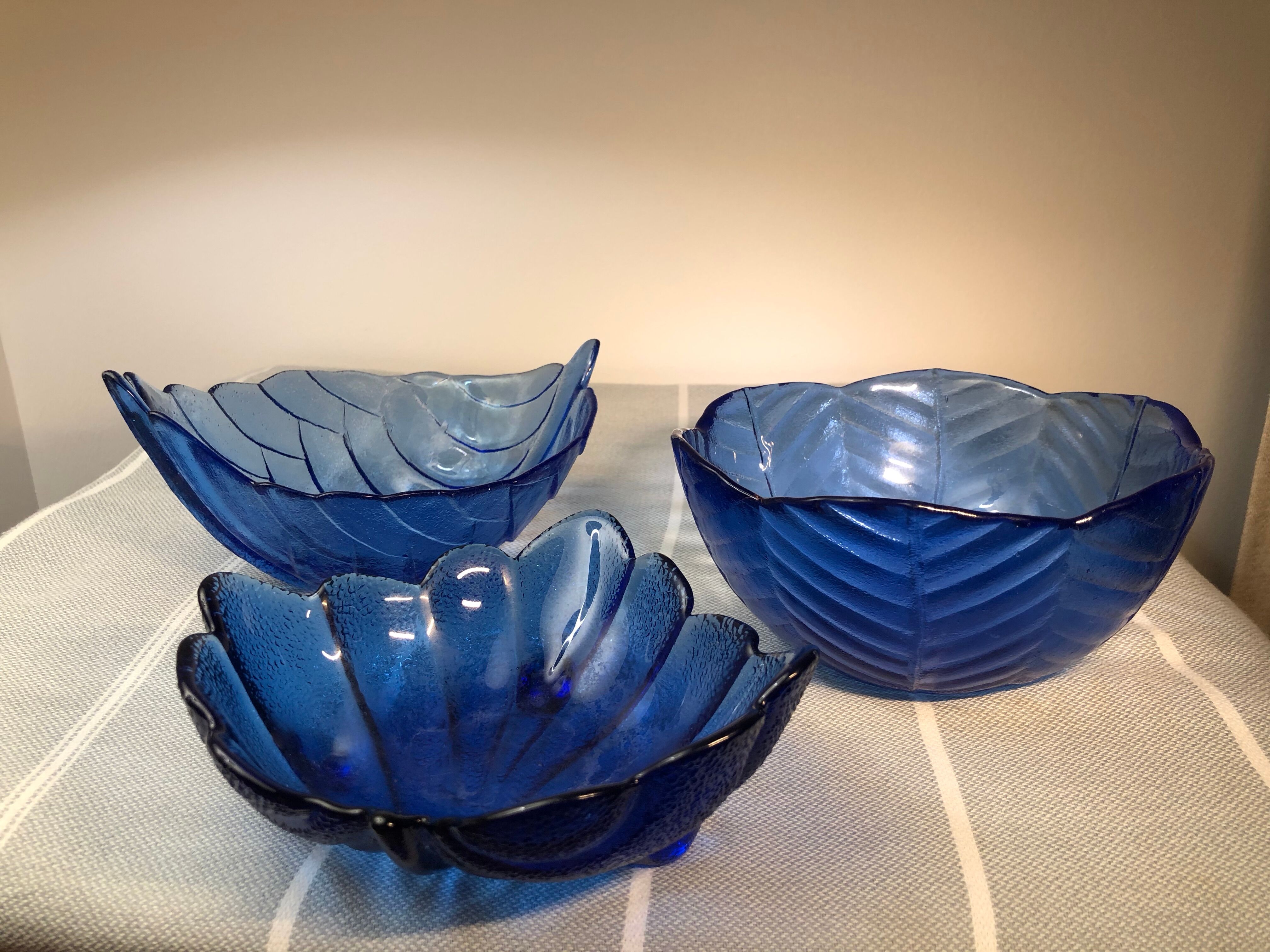 Vintage fruit cups leaf shape - royal blue