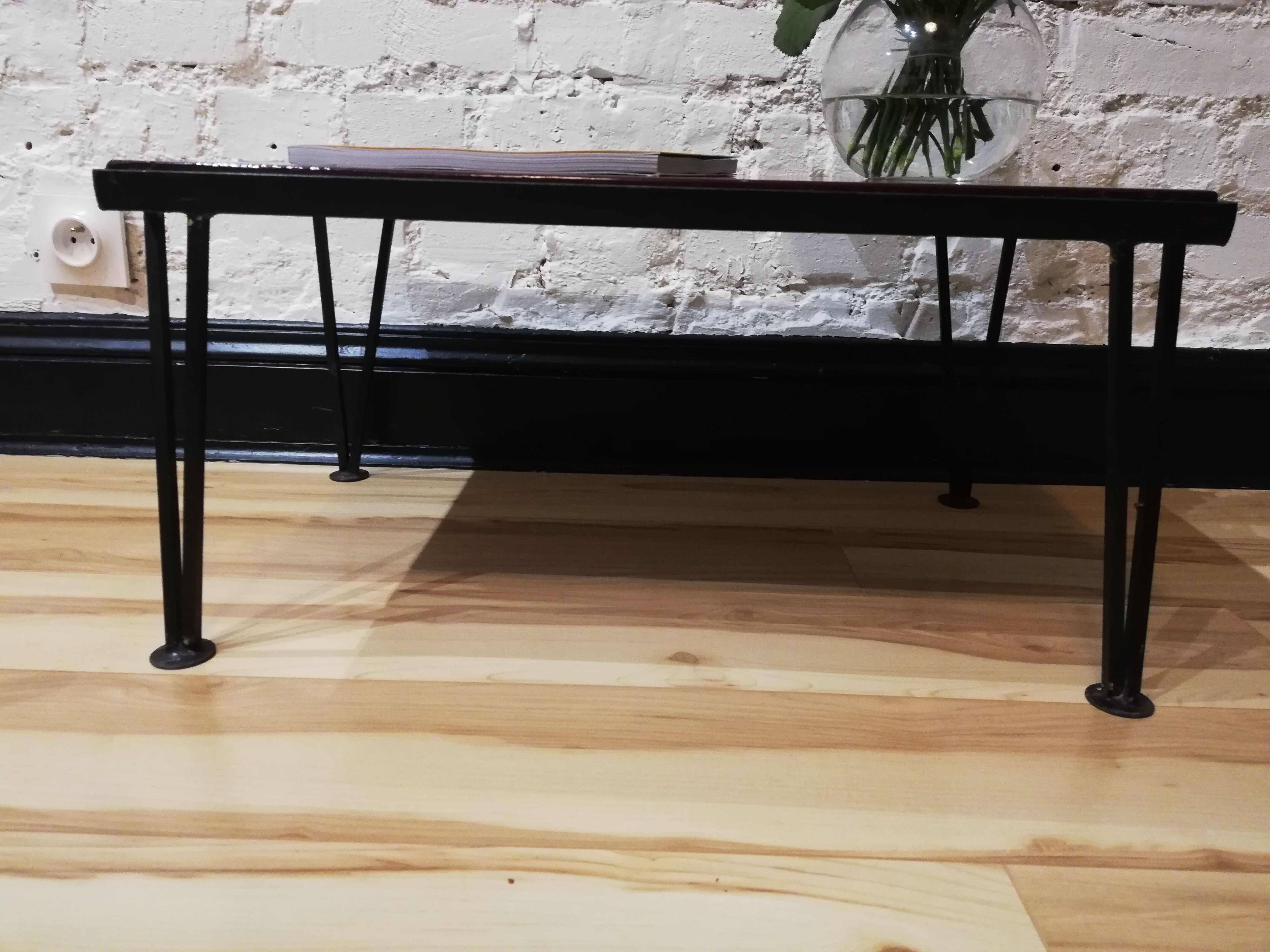 Coffee table black iron compat legs