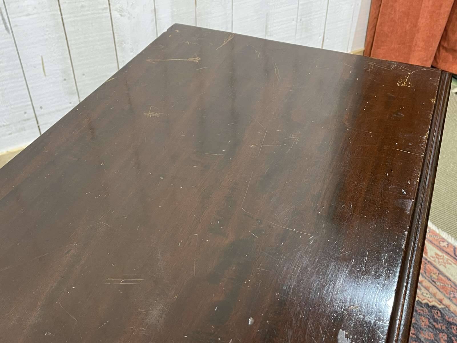 Early 20th century English mahogany chest of drawers