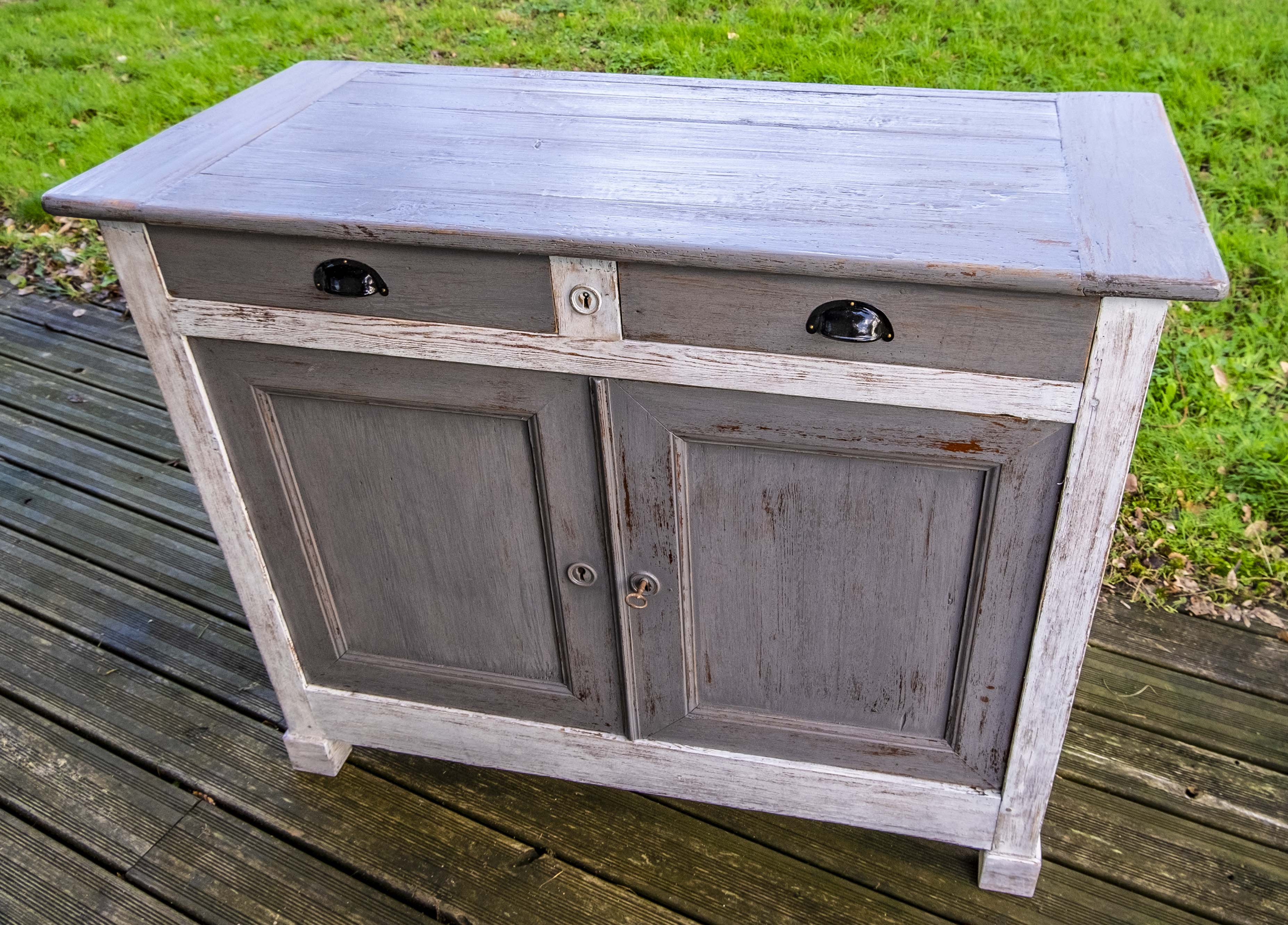 Buffet de campagne patiné