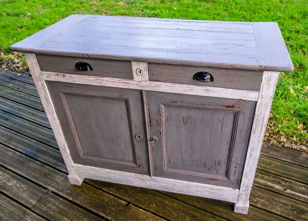 Buffet de campagne patiné