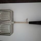 VINTAGE CAST IRON WAFFLE MAKER