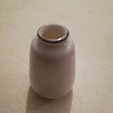 Small porcelain soliflore representing silhouettes couple 18th century