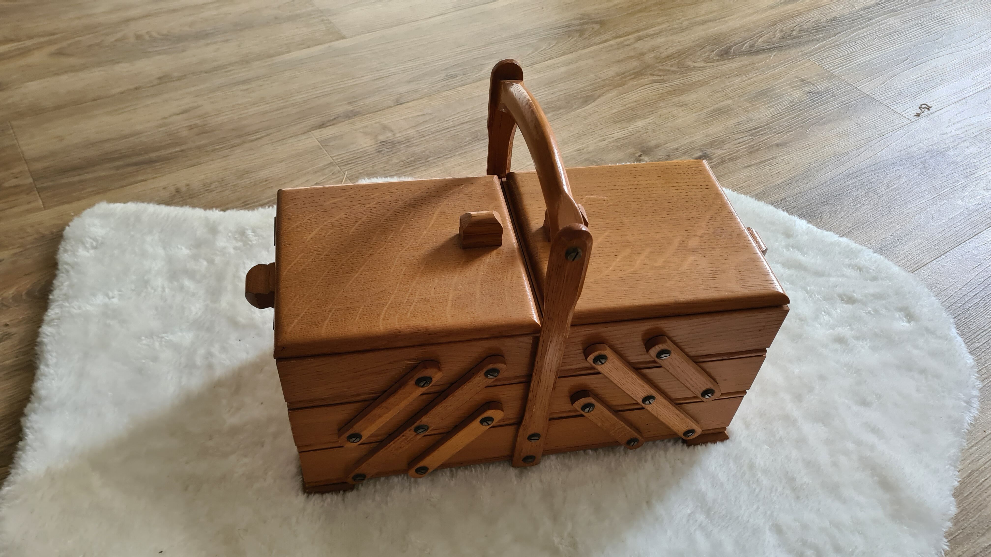 Former woodworker / vintage Dimensions: 41 x 27 x 20