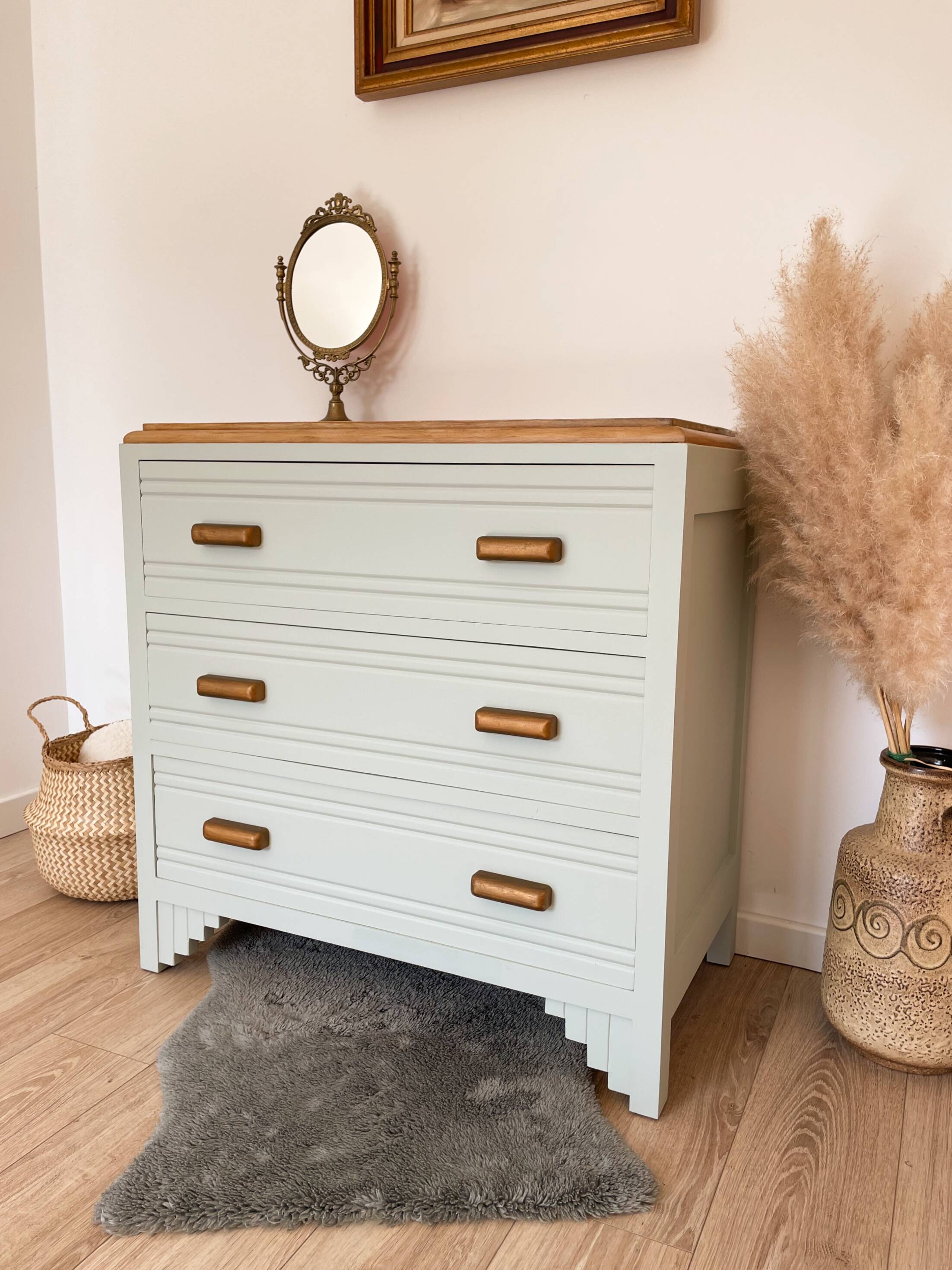 Art Deco chest of drawers