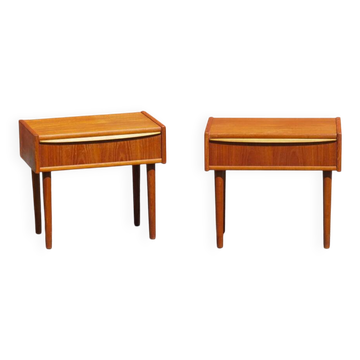 Pair of 2 vintage Danish bedside tables from the 1960s.