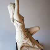 Original sculpture. Figura femenina de porcelana. Contemporary sculpture