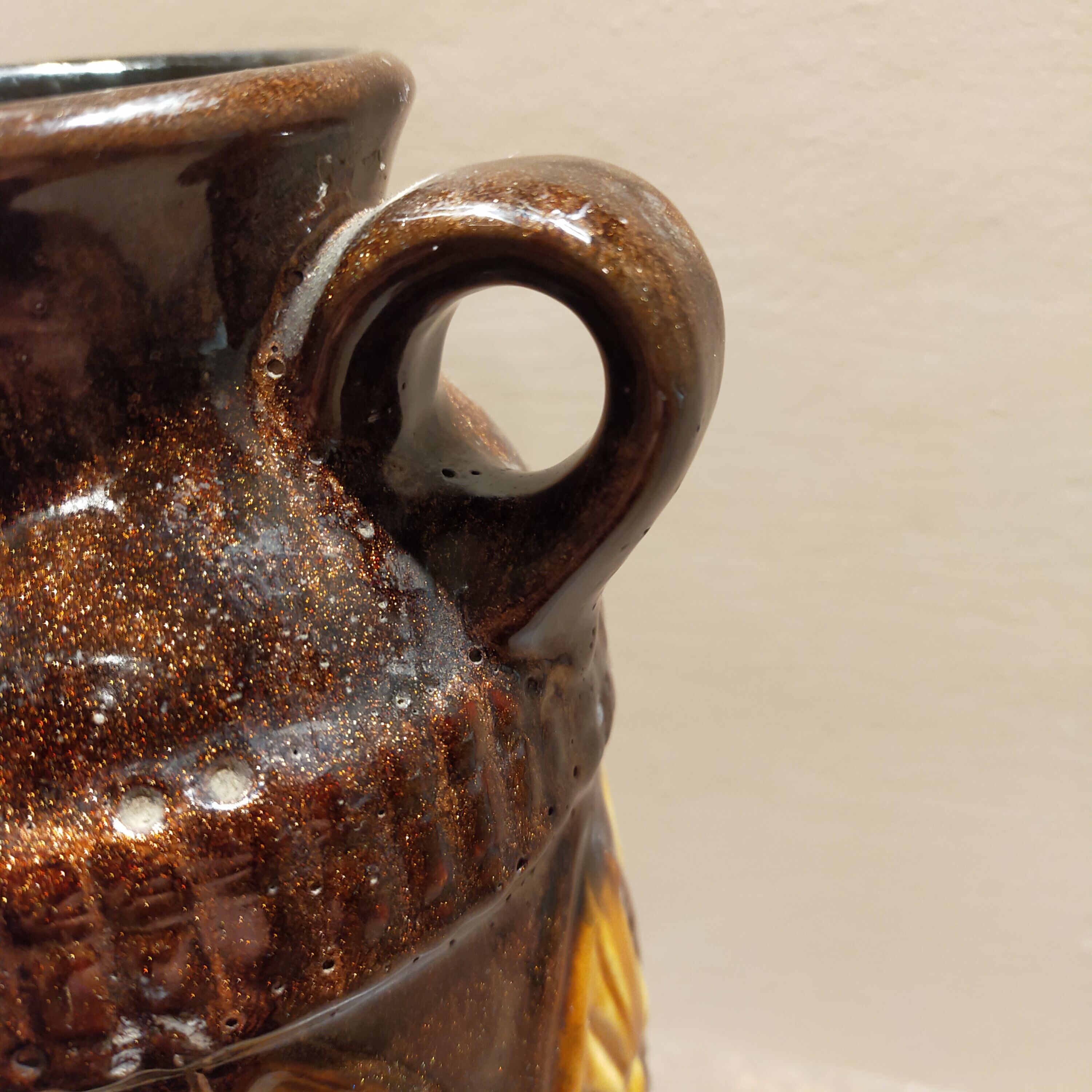 Uberlacker ceramic vase