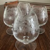 Suite de 4 verres à cognac en cristal soufflés et taillés