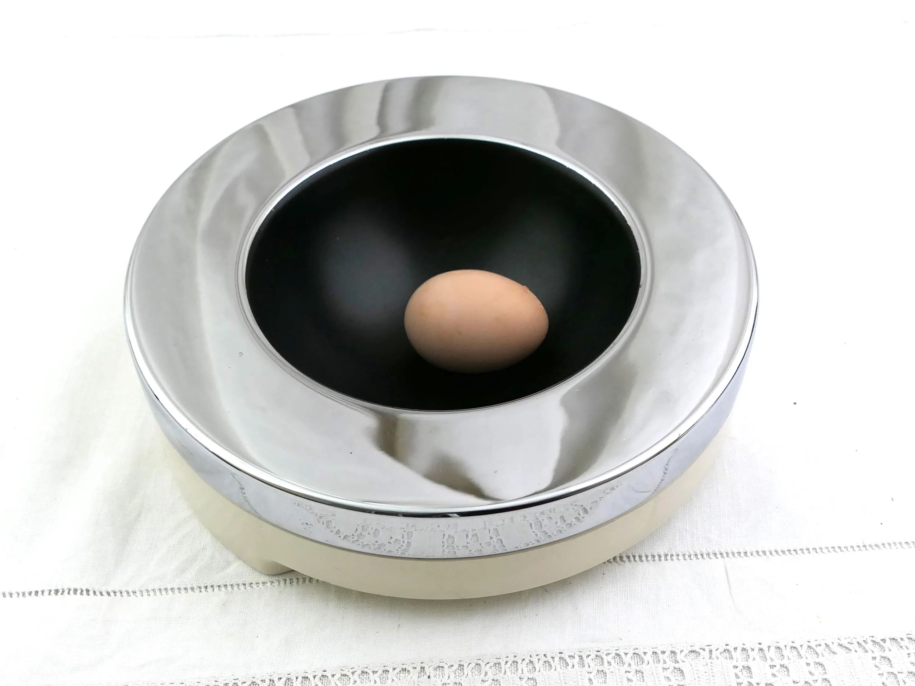 Large Italian ashtray 1960 designed by Luigi Massoni for Harvey Guzzini