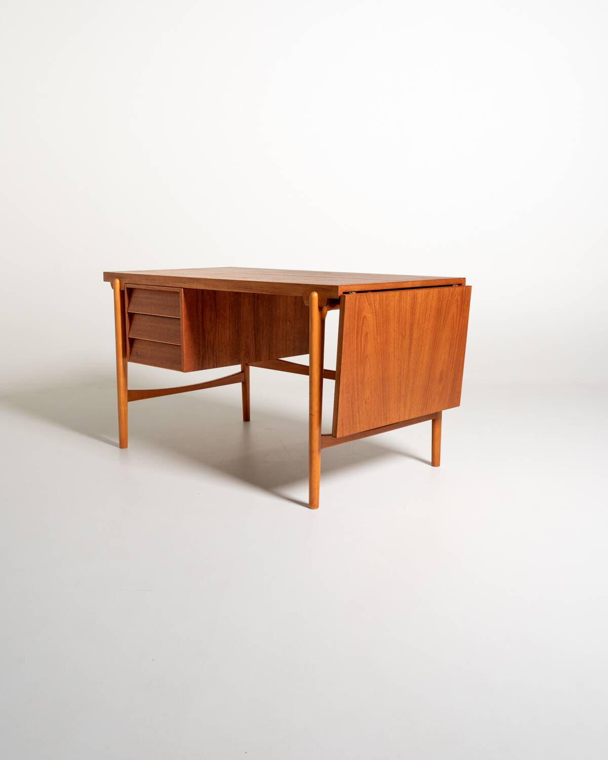 Bureau "378" par Eric Johansson pour Abrahamssons Möbelfabrik, 1956