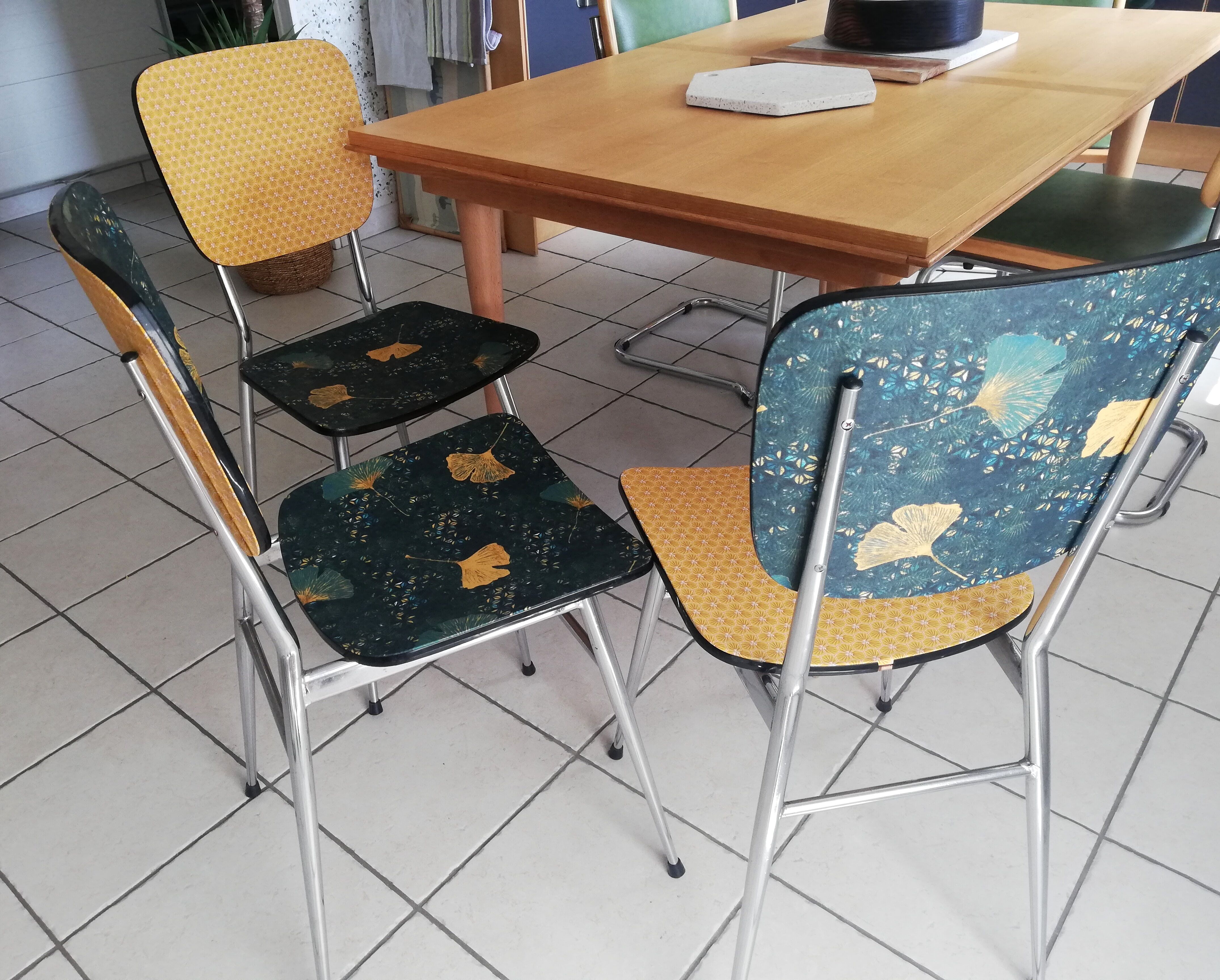 3 formica chairs revisited
