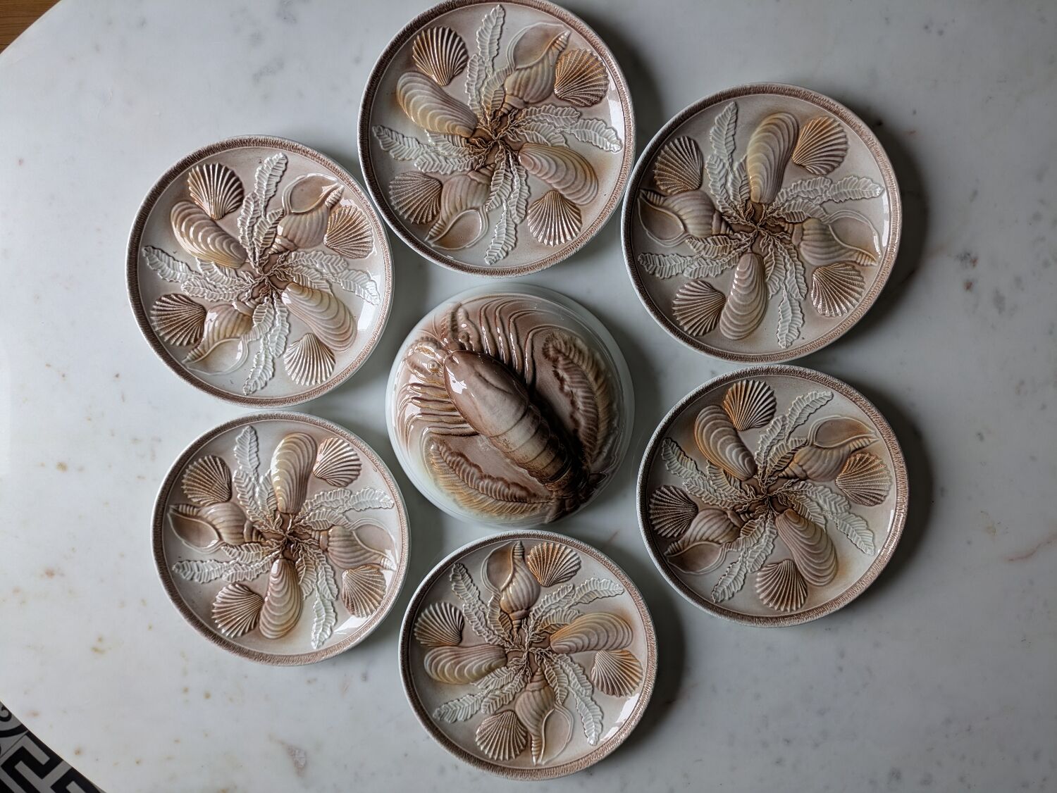 Shell service in slipware