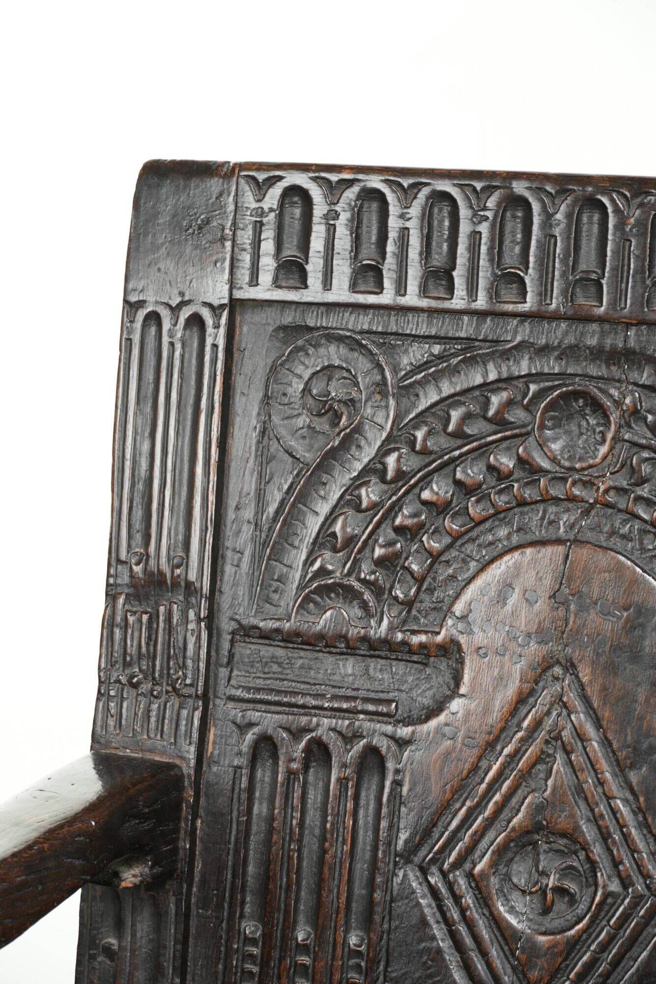 Antique English oak chair / wainscot chair from the 17th century