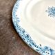 Plat rond Emile Bourgeois en terre de fer bleue