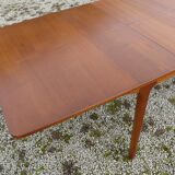 Extendable table set and six Scandinavian Teak Mc Intosh chairs