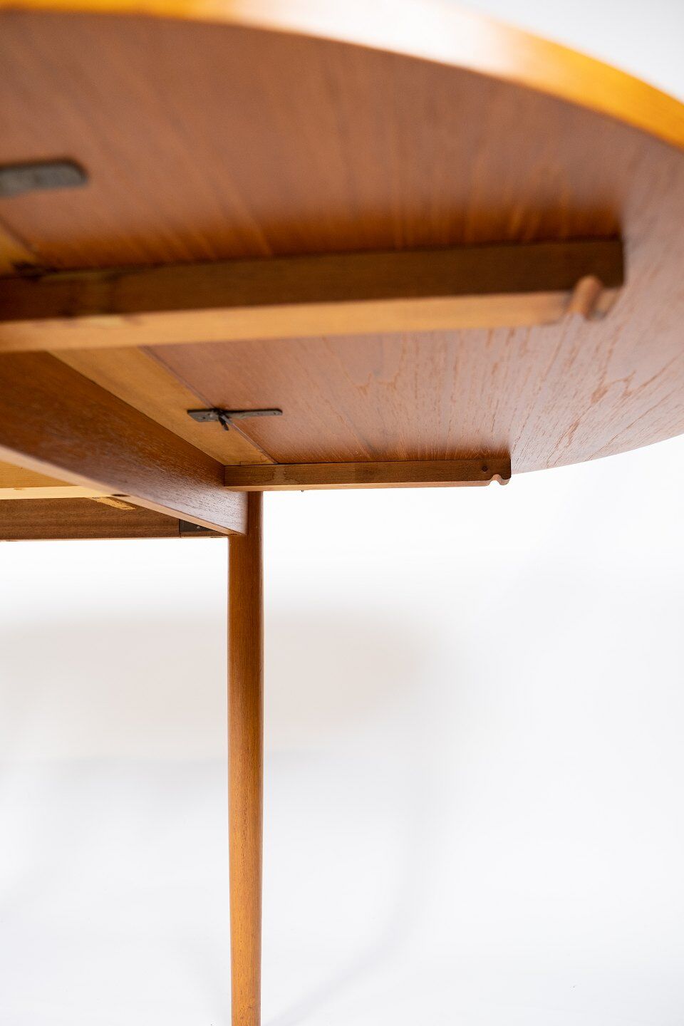Dining table in teak designed by Arne Vodder from the 1960s