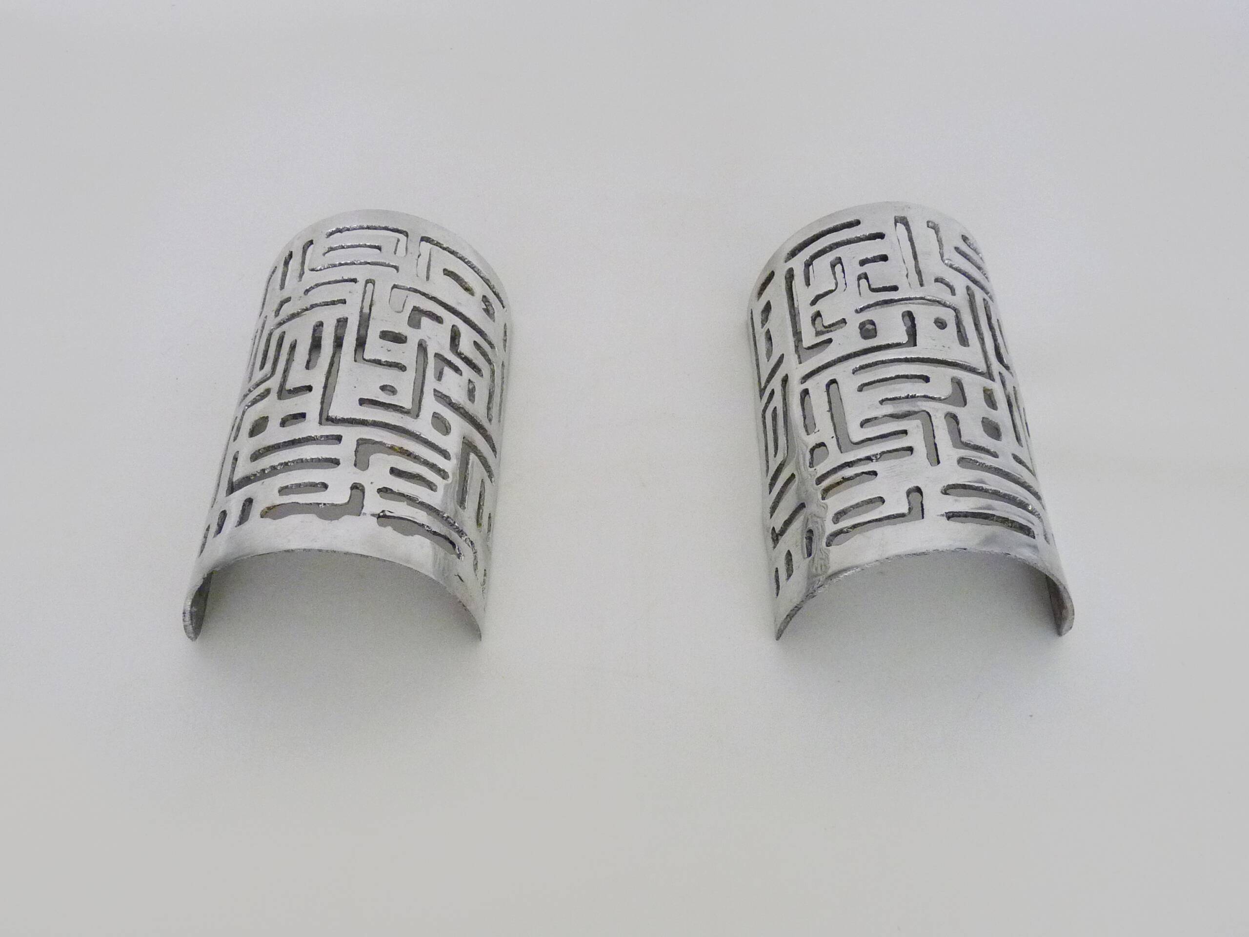Pair of vintage aluminium wall lights from the 90s.