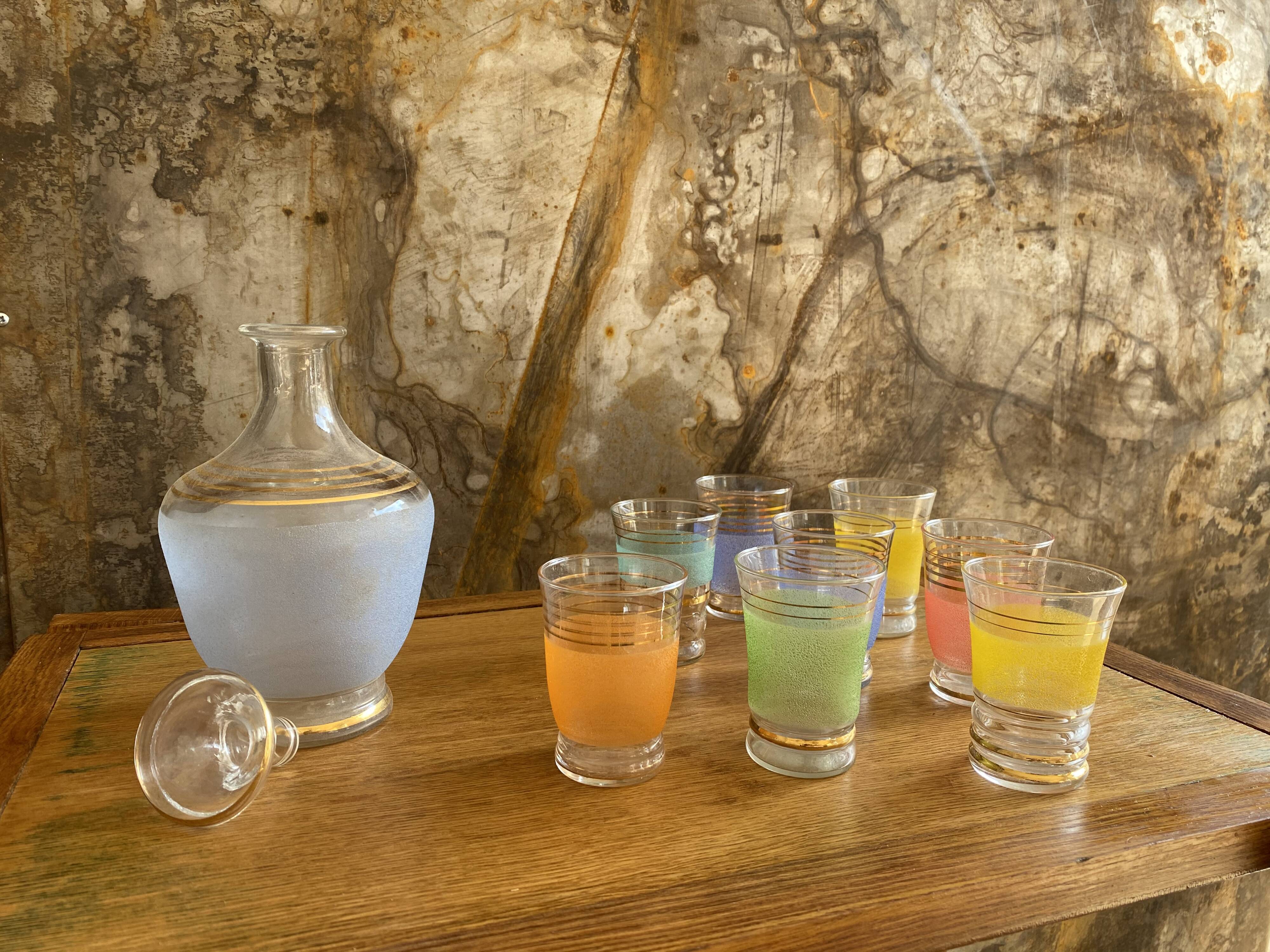 Set carafe and 8 glasses