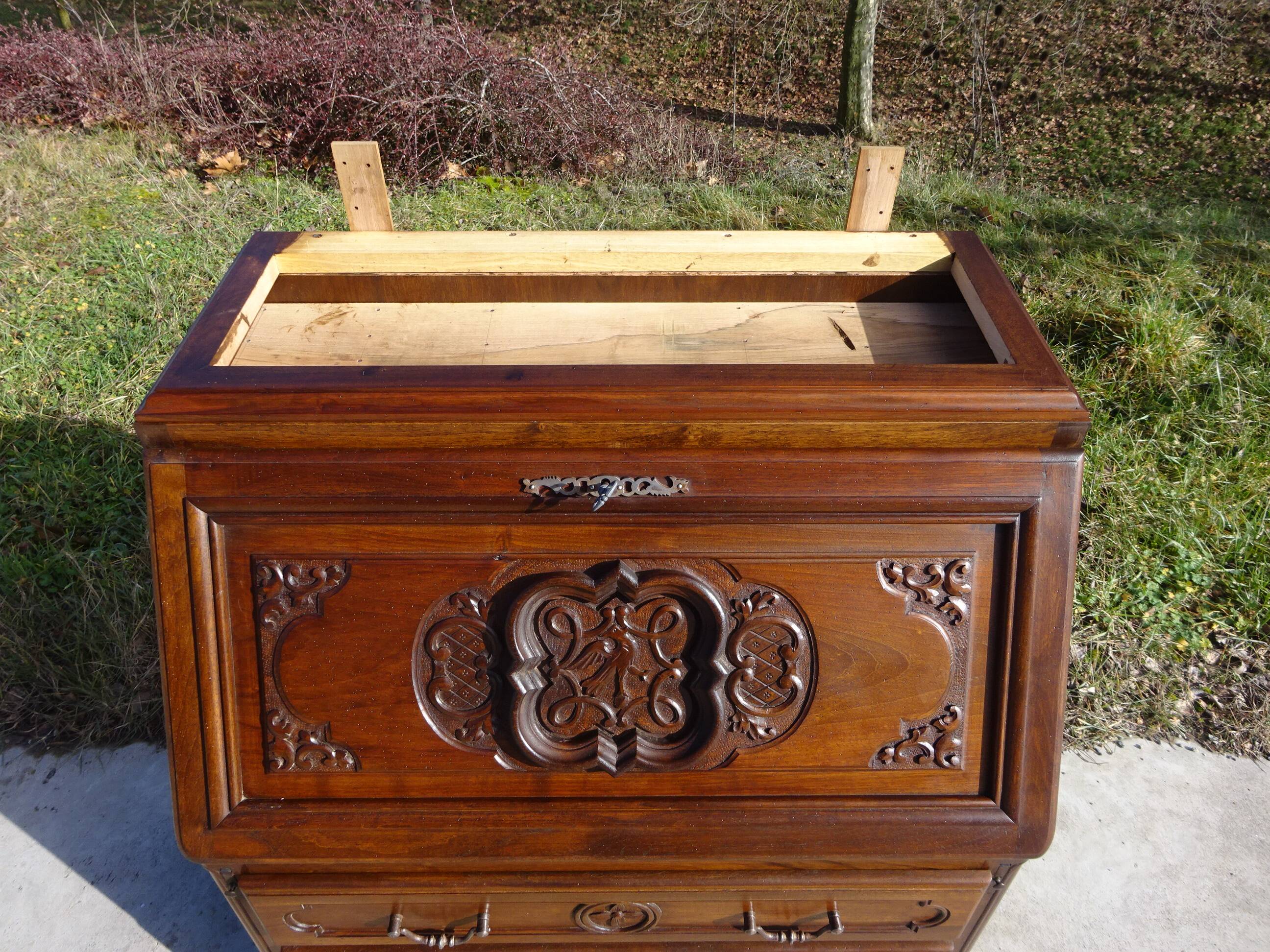 Meuble 3 en 1, secrétaire, commode et vitrine