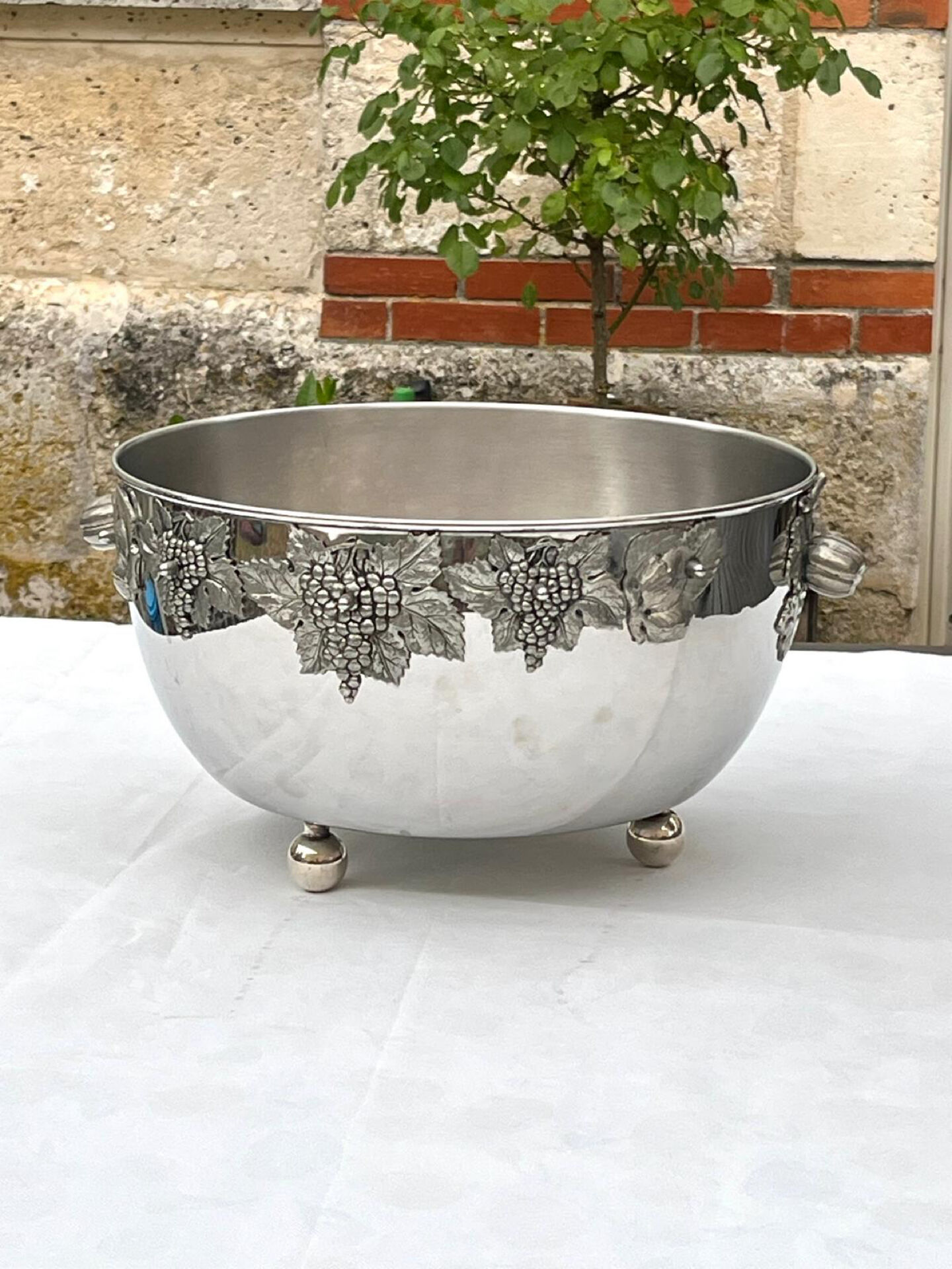 Vintage Italian Silver-Coloured Champagne Bath on Ball Feet