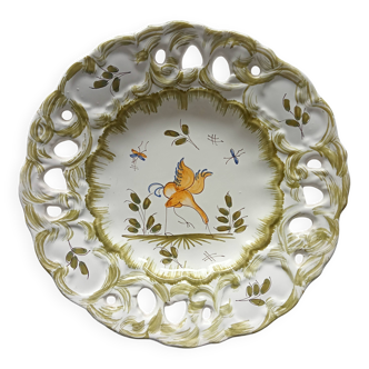 Assiette decor Moustiers signé, fait main, oiseau, fleurs, vert olive