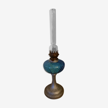 Lampe à  pétrole pied métal argent verre bleu