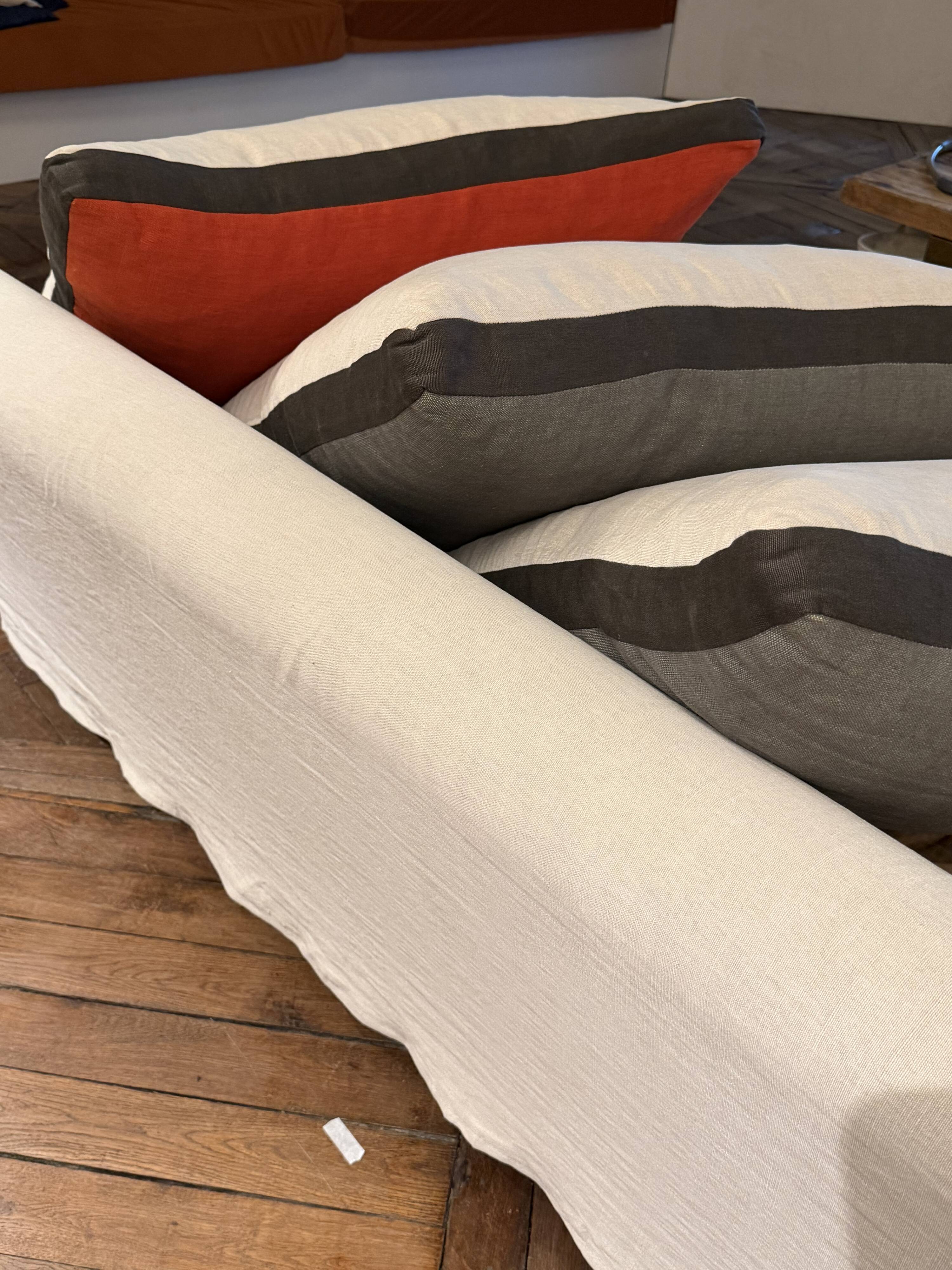 "Caliph Sofa Caravan"