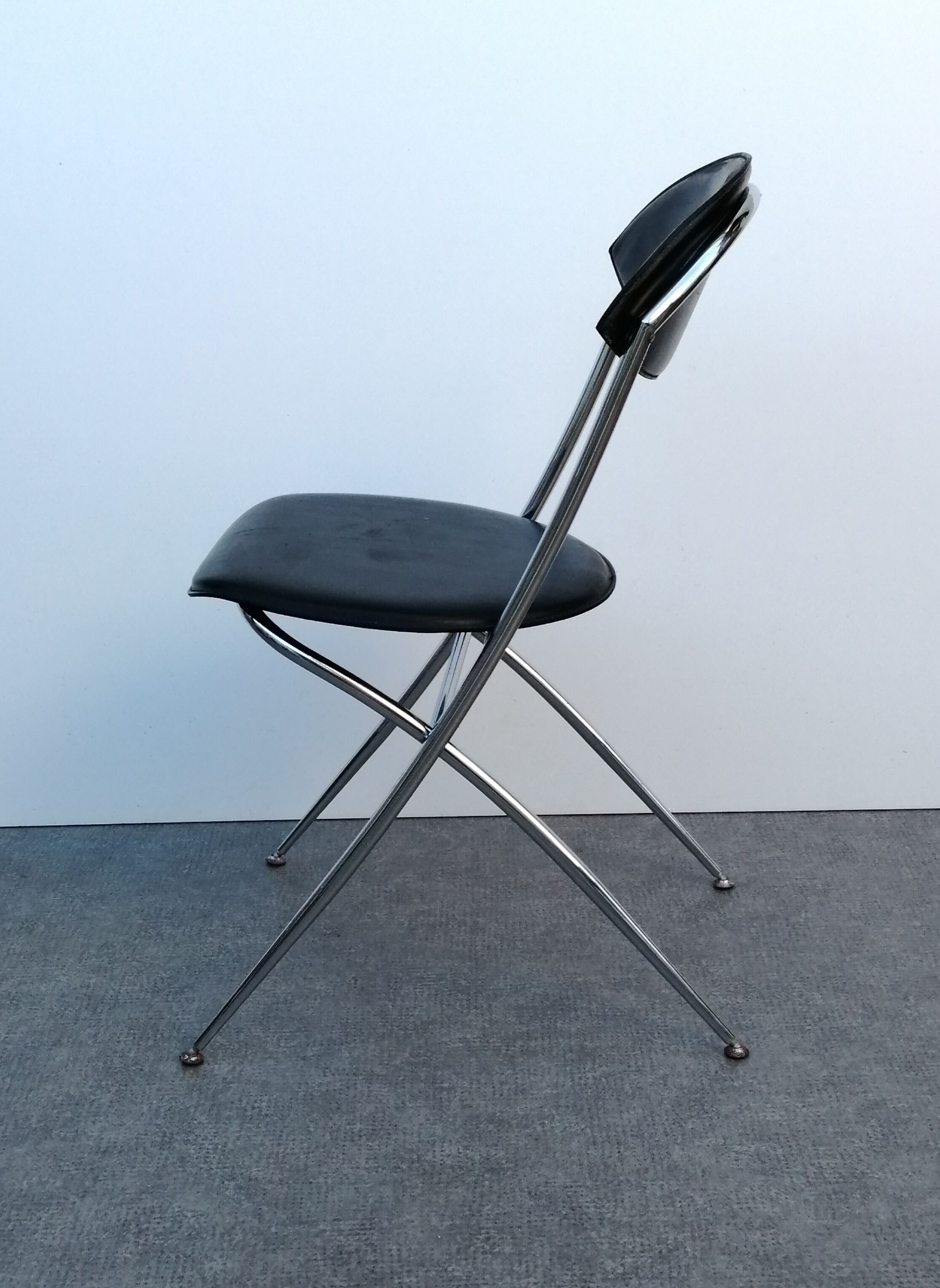 Vintage chrome and leather folding chair made in Italy Zanotta Arper style 1970