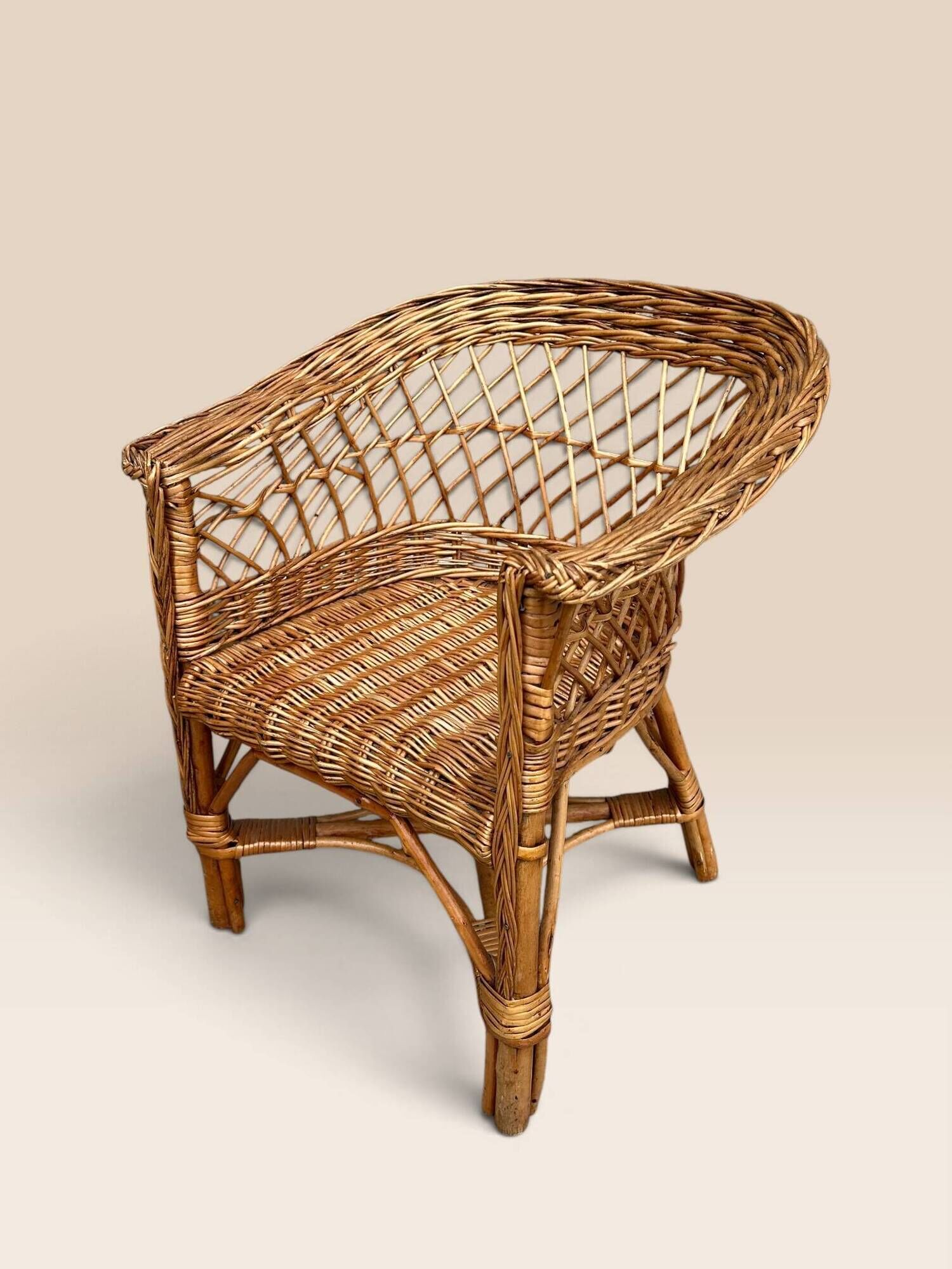 Child's chair in wicker and woven rattan