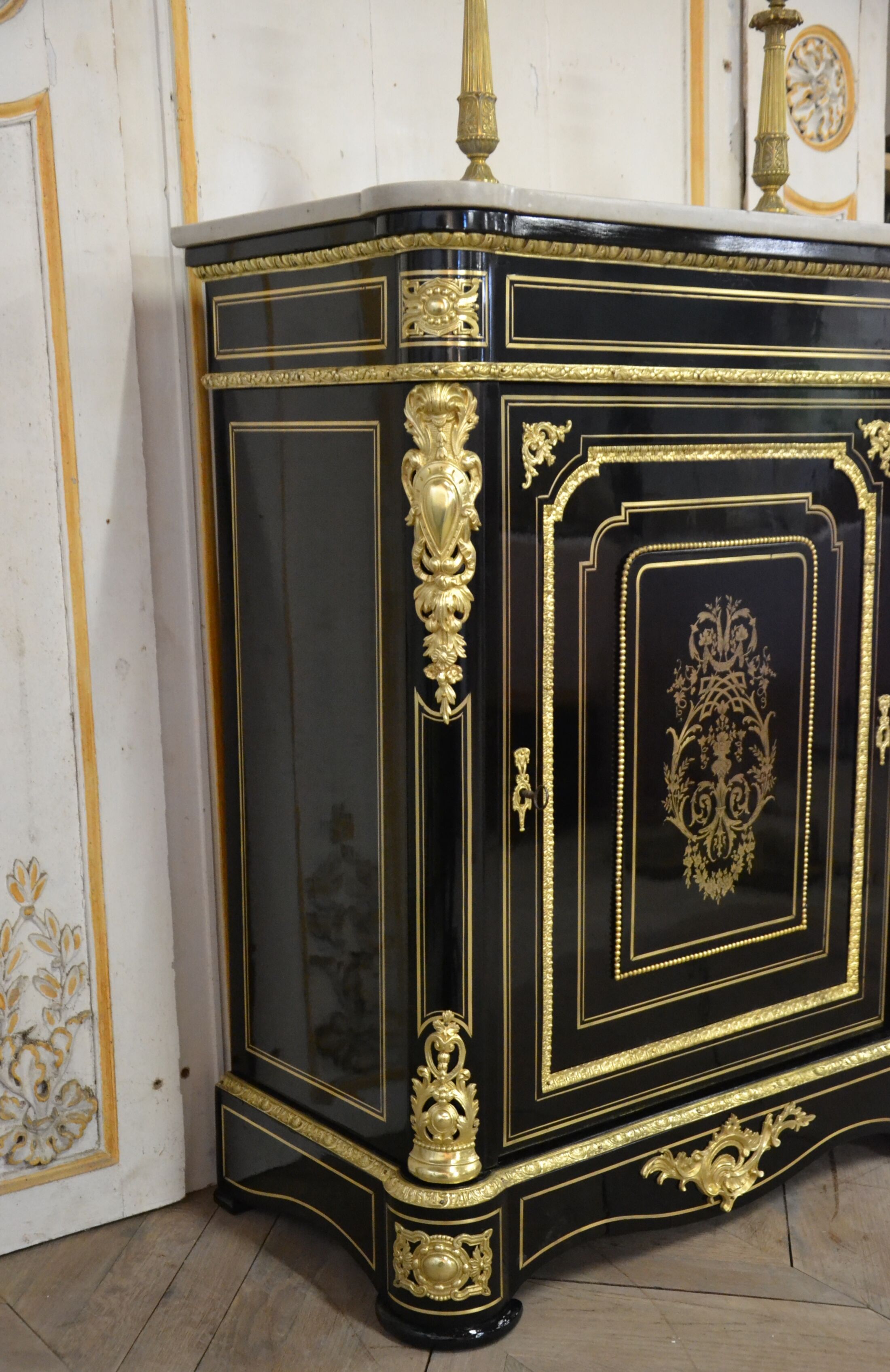 Meuble d’appui Napoléon III en bois noirci