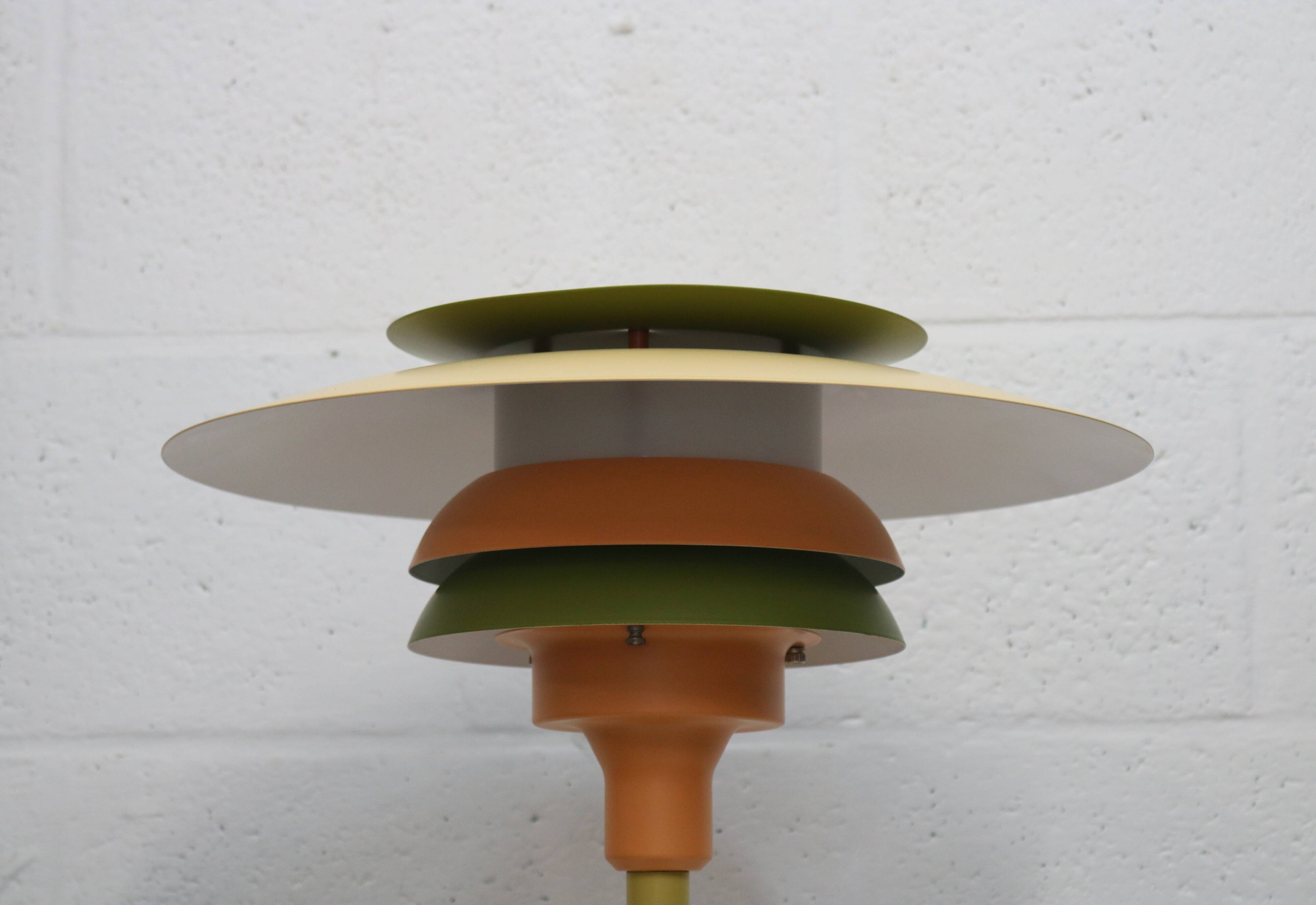 Lampe de bureau danoise unique en rose et vert par Lyskaer - Modèle 2252 -