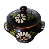 Earthenware ceramic pot with floral decoration