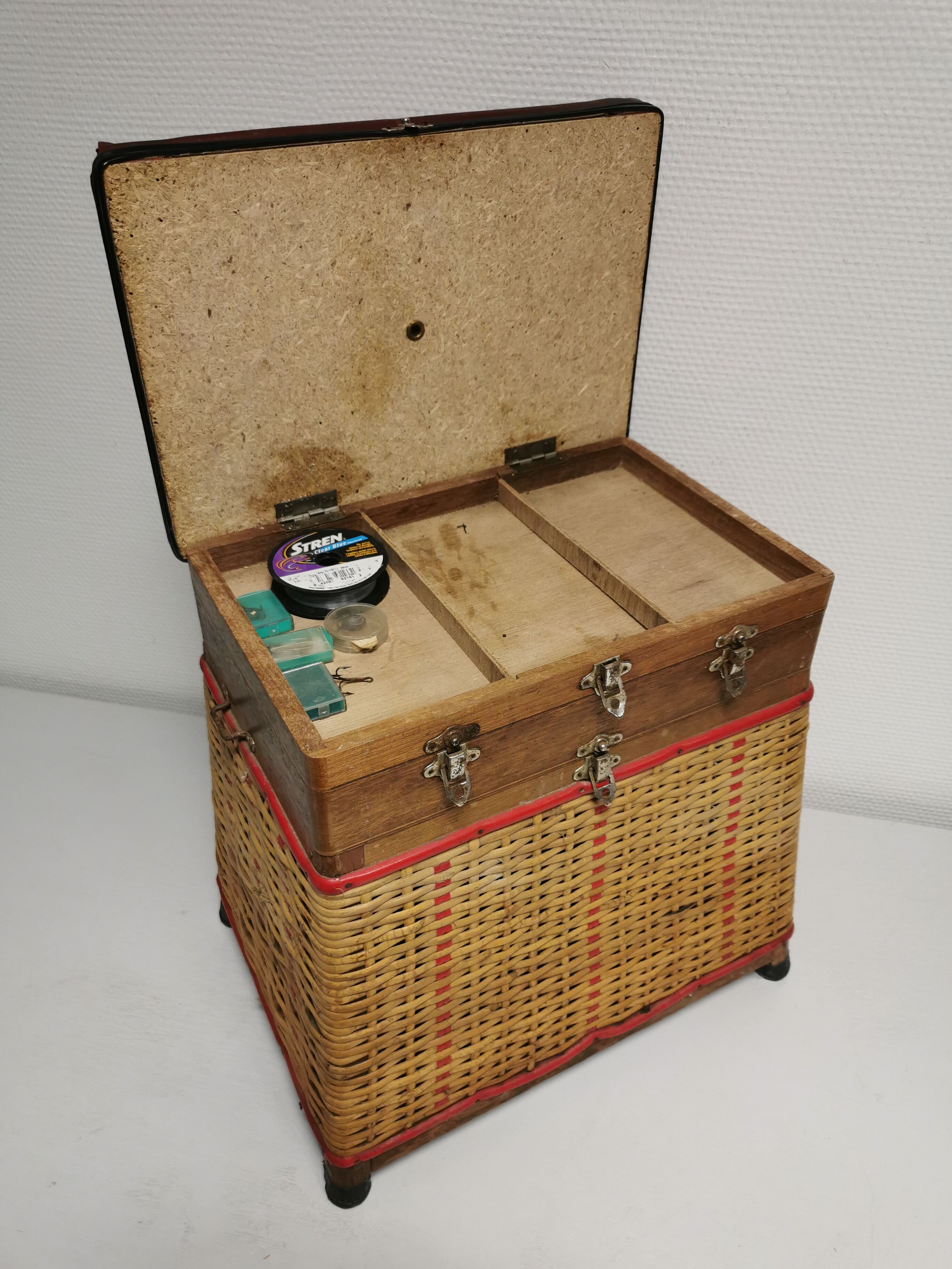 Siège coffre , tabouret vintage de pecheur