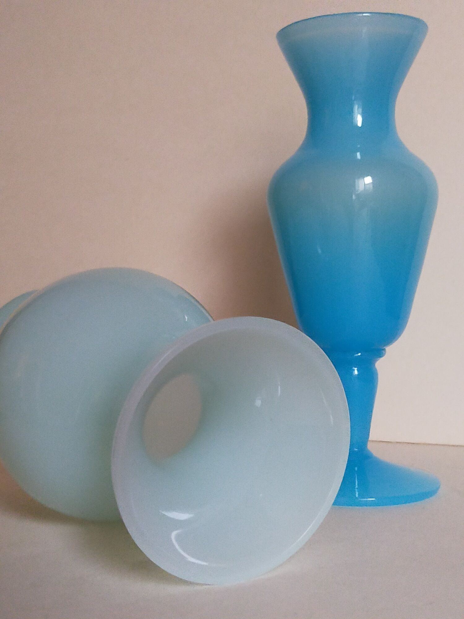 Duo de vases en opaline d'Italie vintages