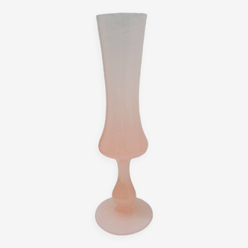 Vase opaline rose poudré