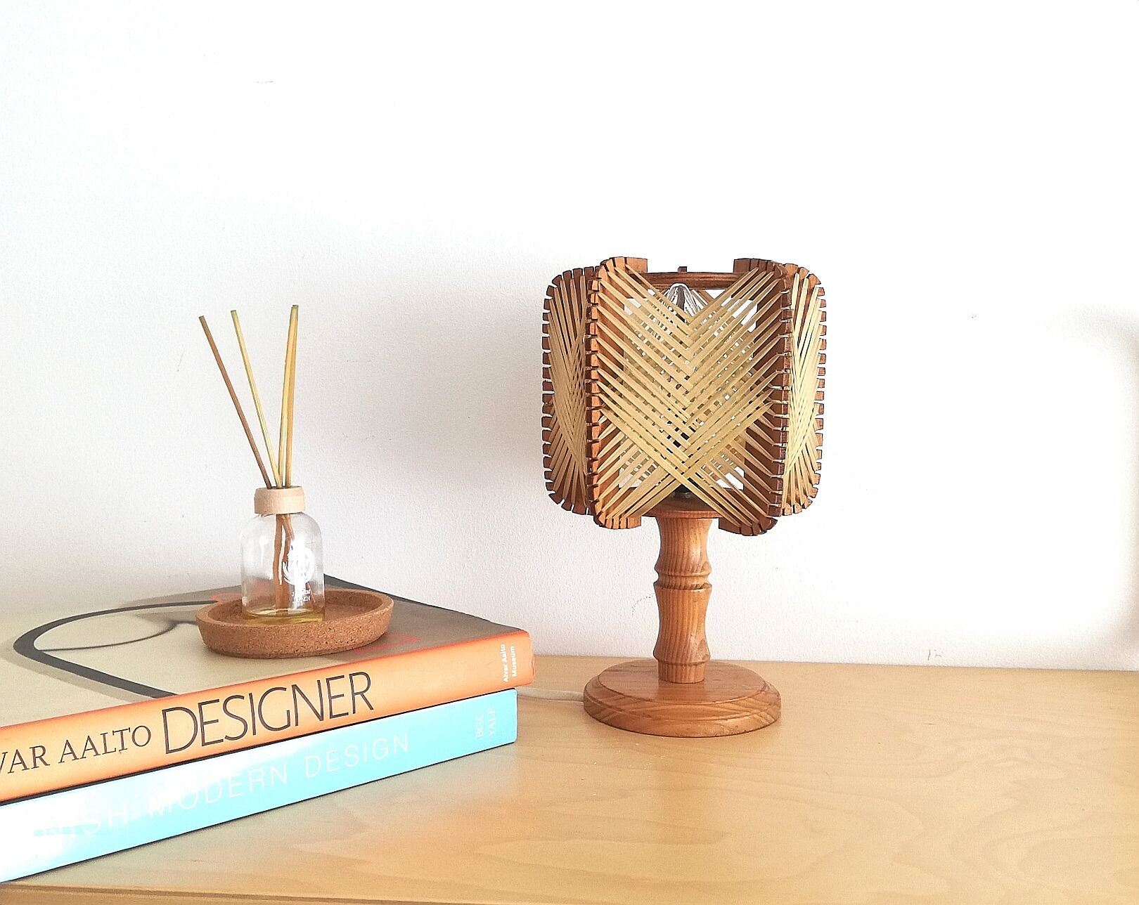 Wood and straw small table lamp 1960