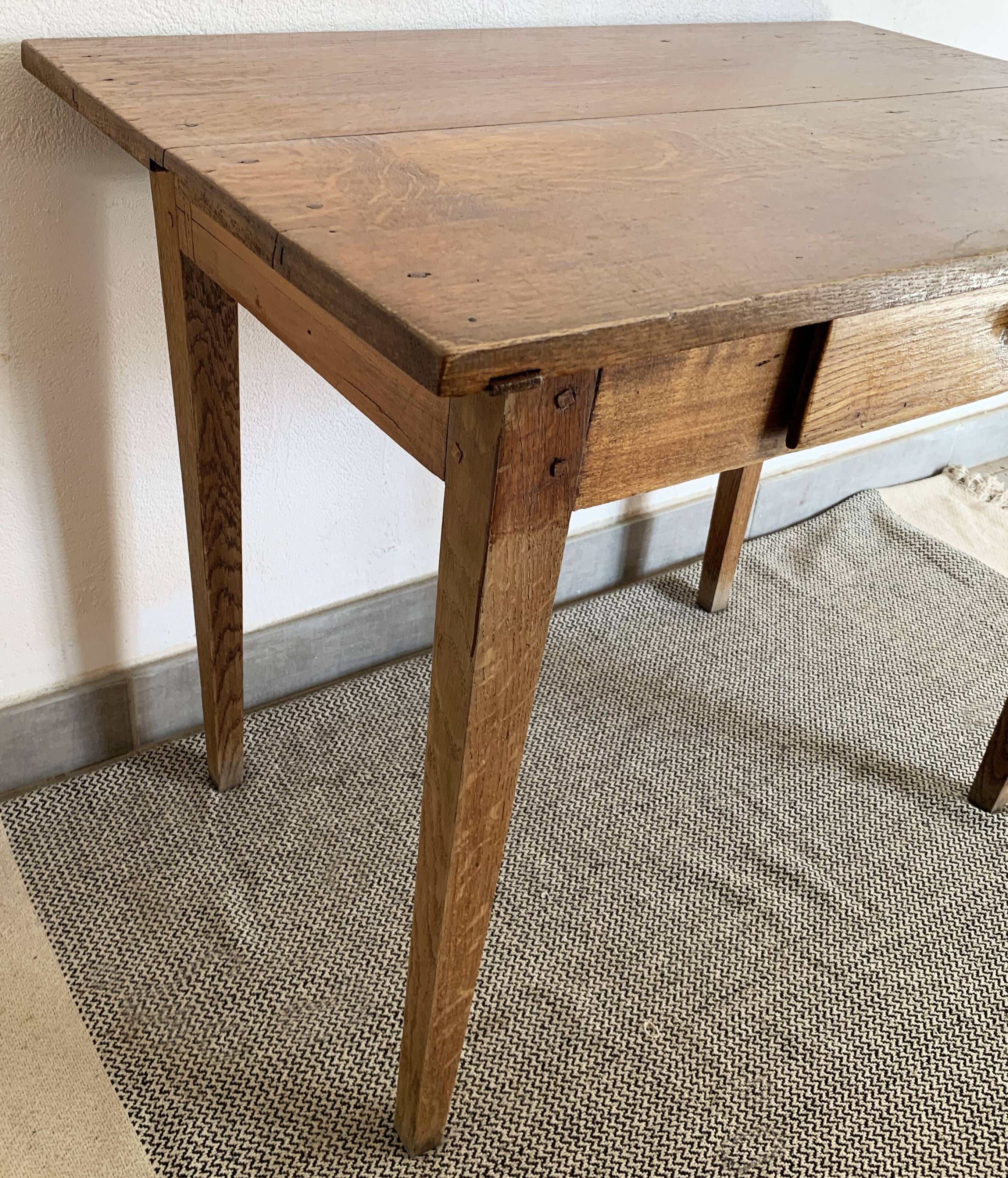 Authentic vintage farmhouse table in solid oak from the 50s and 60s