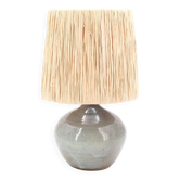 Lampe en céramique gris bleu, abat jour en raphia, années 60