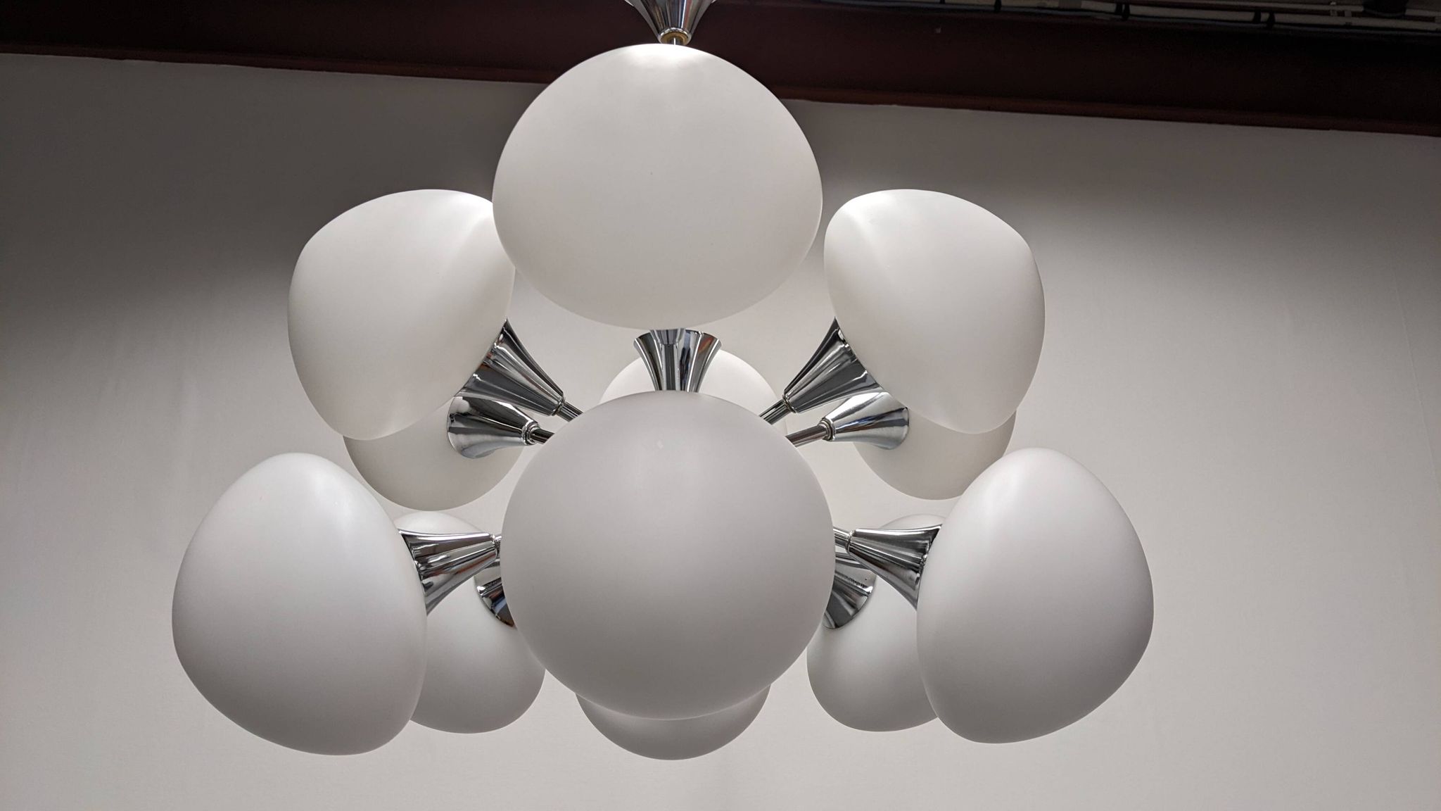 Sputnik chandelier with 12 frosted glass lights, Italy circa 1970.