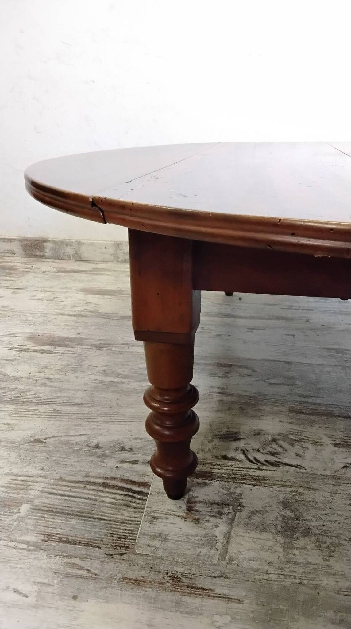 Table basse ovale en bois